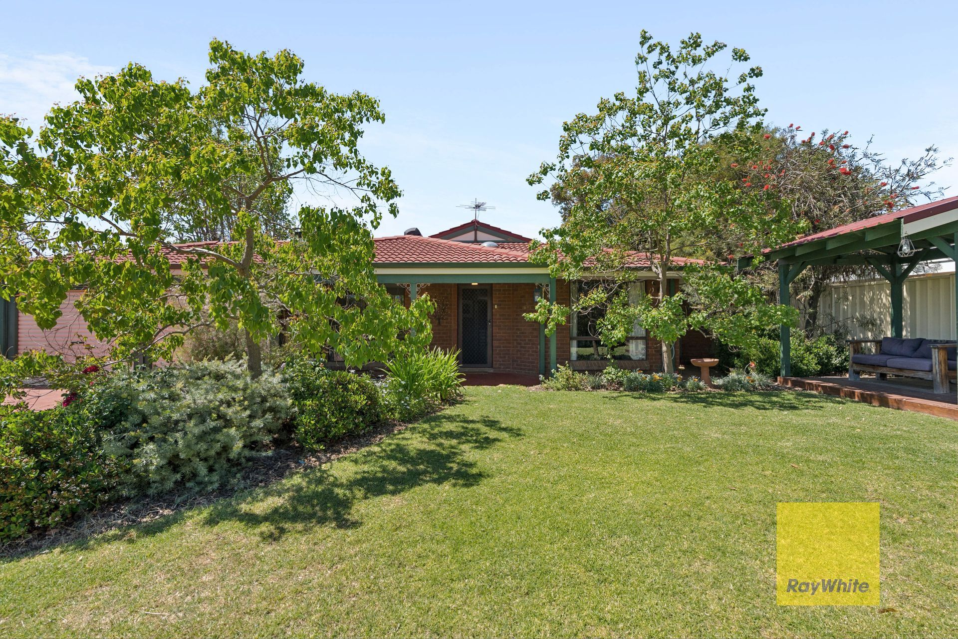 17 Golden Crescent — photo 3 of 26