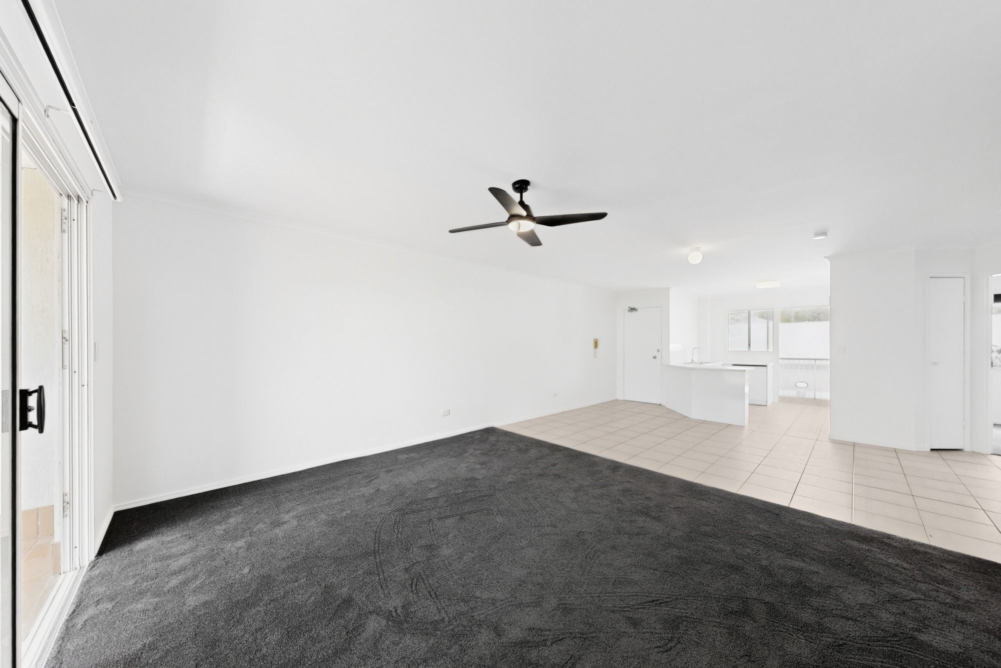 4/27 Norman Drive — photo 3 of 17