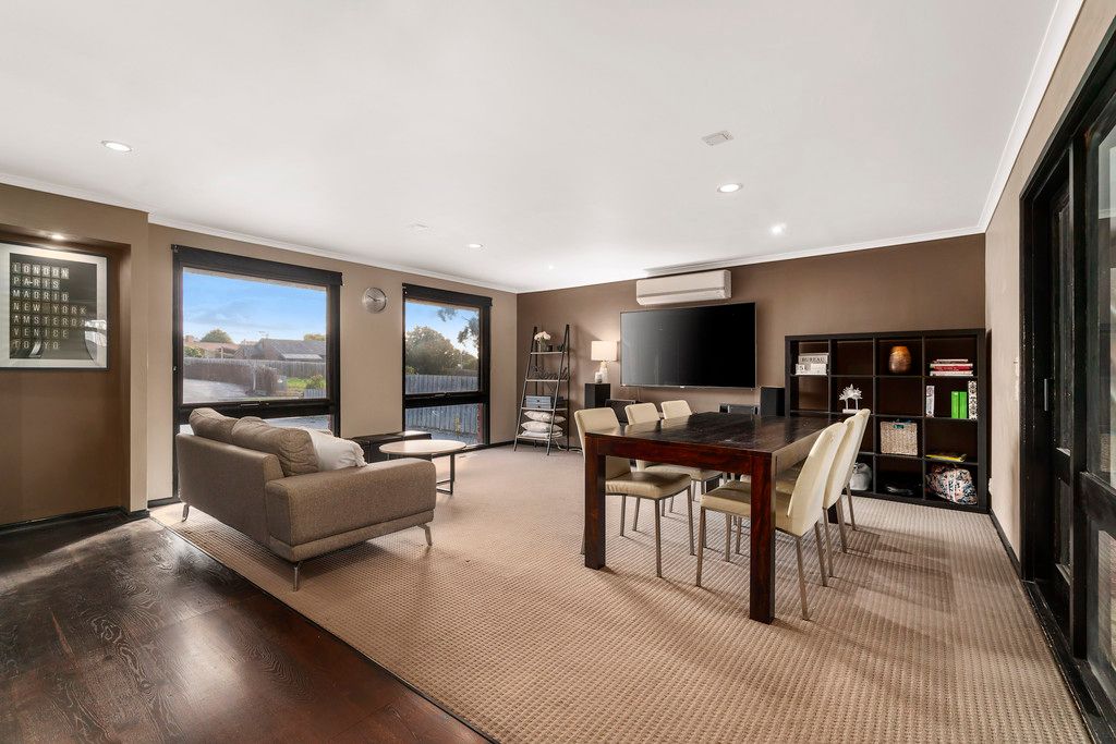 97 Fraser Cresent, Wantirna South, VIC 3152