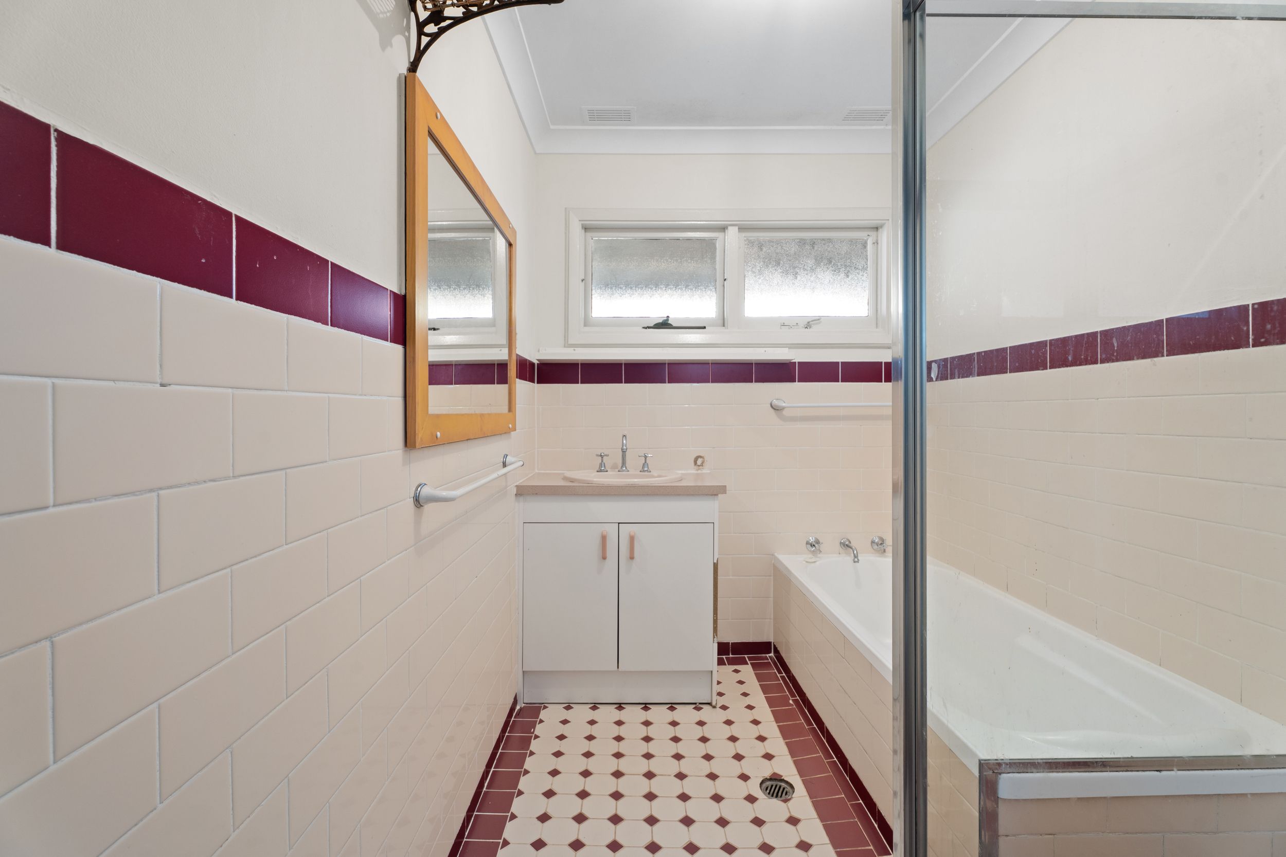 16 Sandringham Avenue — photo 9 of 19