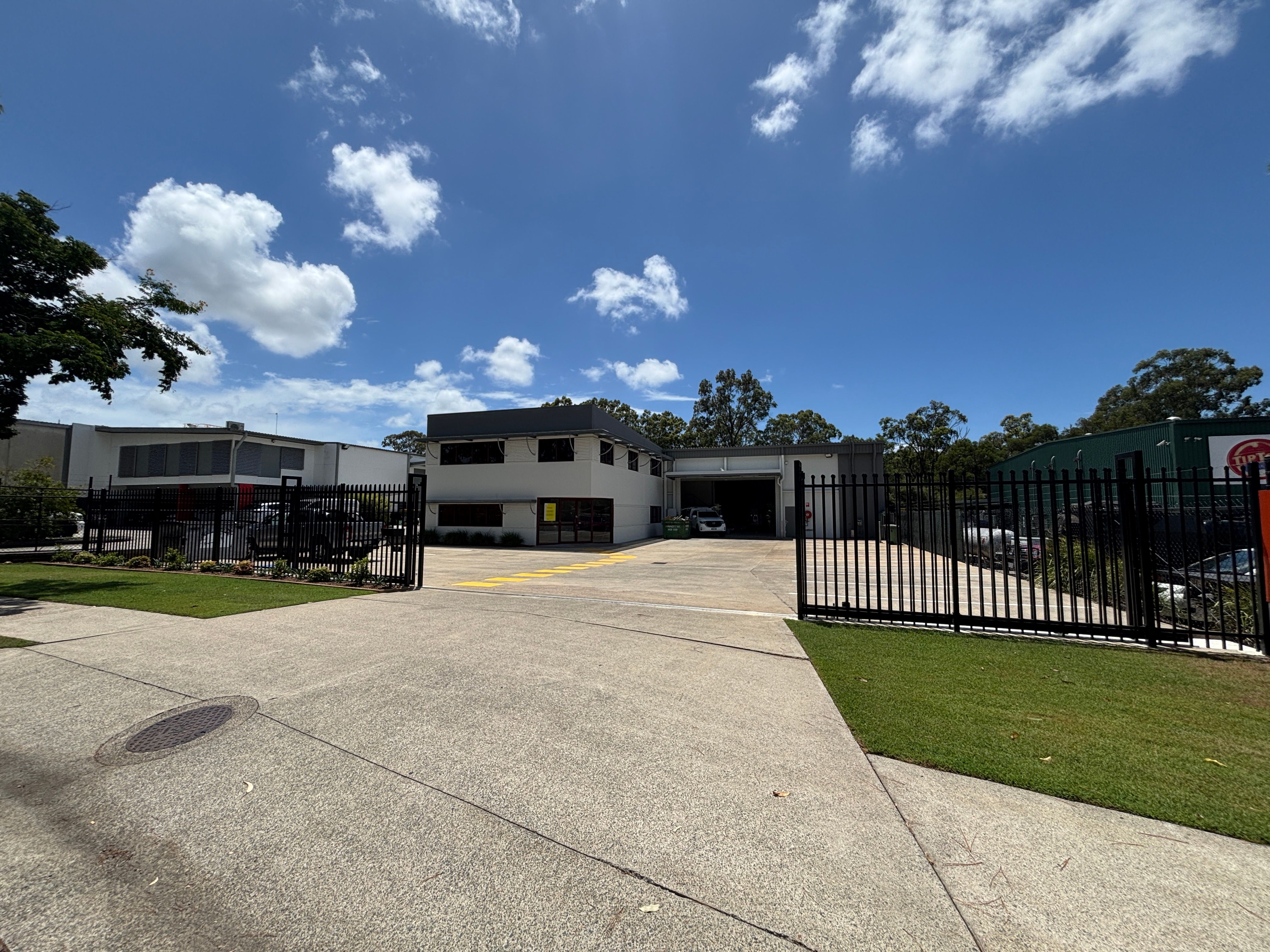 27 Neumann Road, Capalaba, QLD 4157