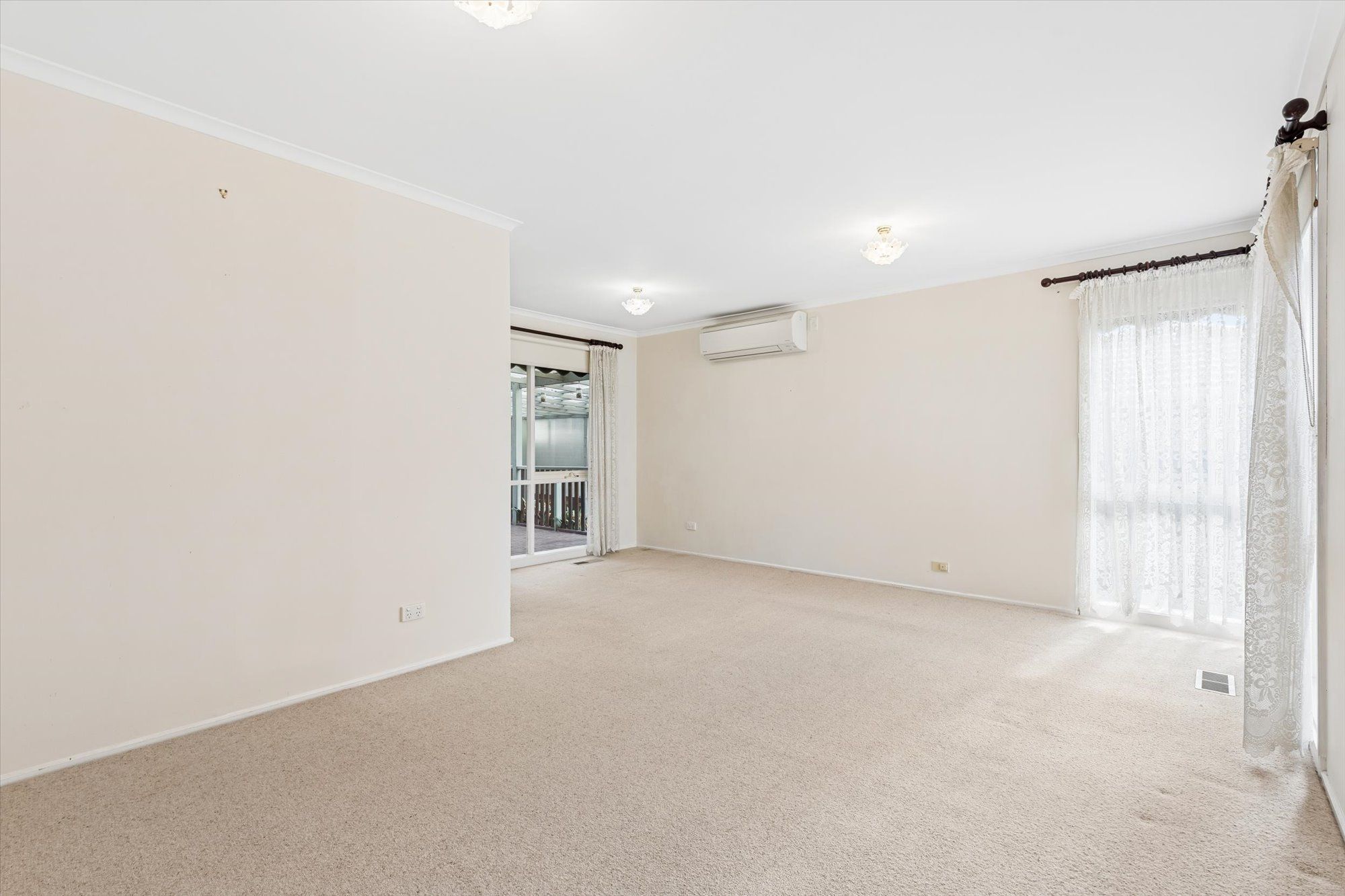 125 Murrindal Drive — photo 8 of 10