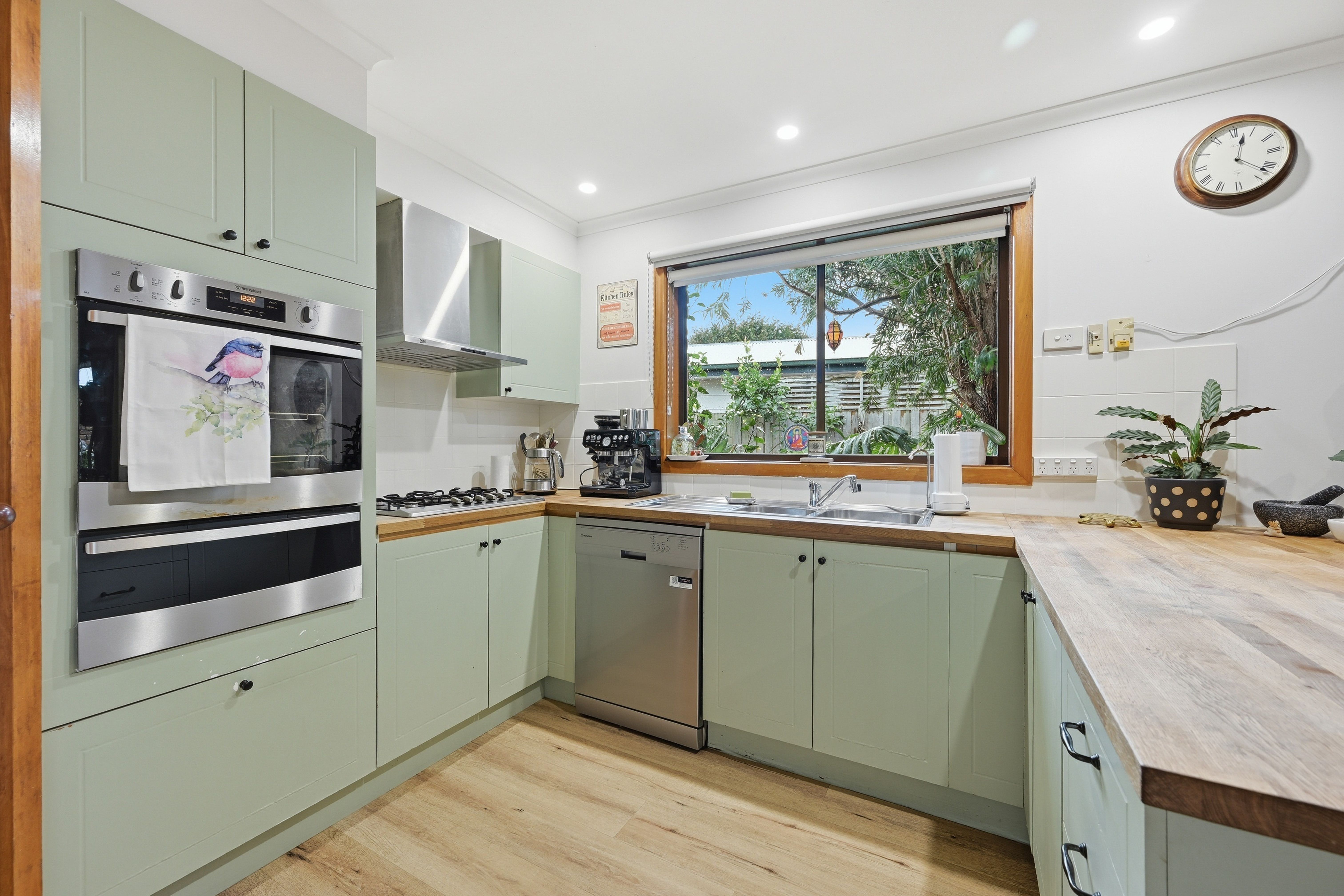 2 Kennards Court — photo 4 of 13