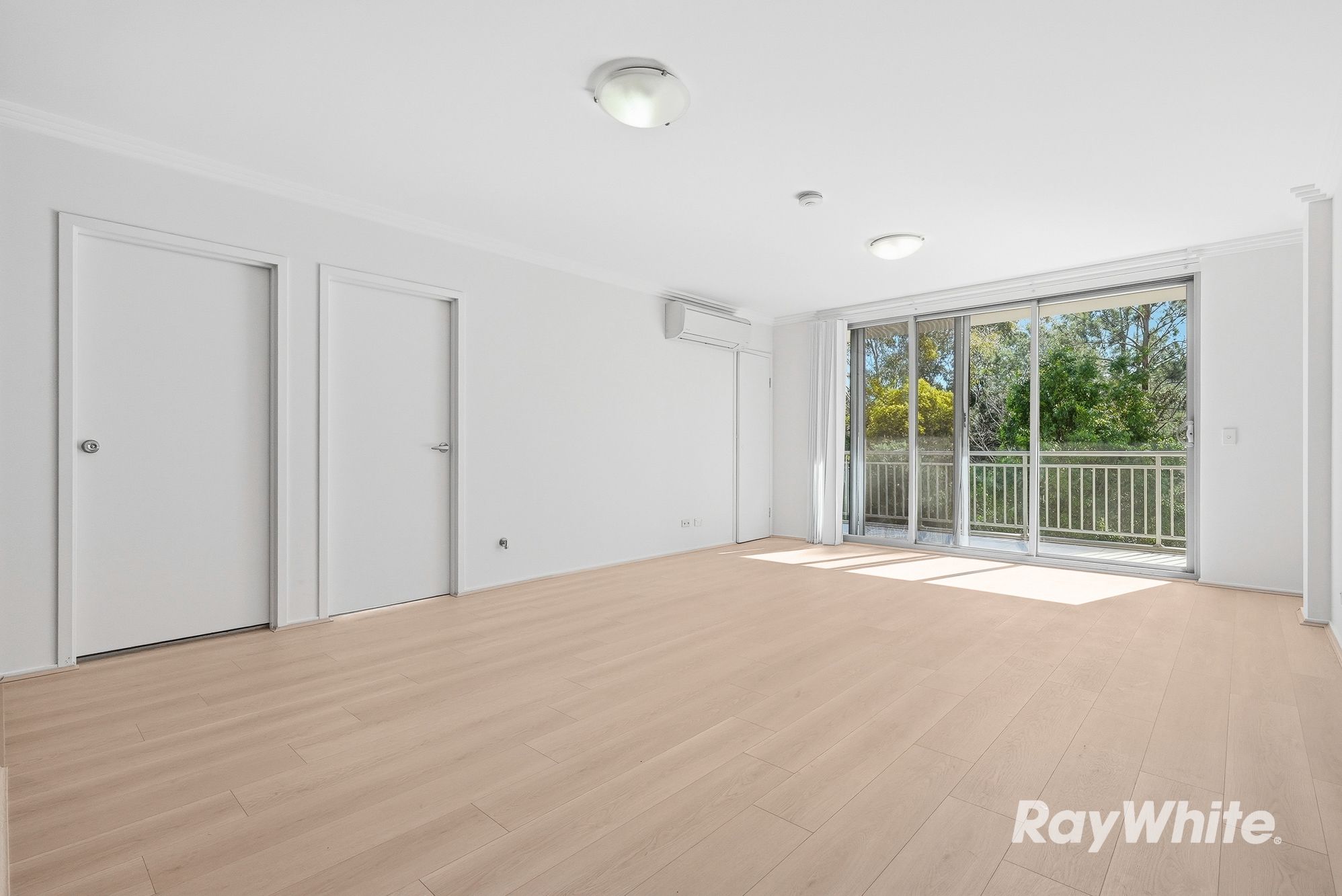 11/4-10 Benedict Court — photo 6 of 20