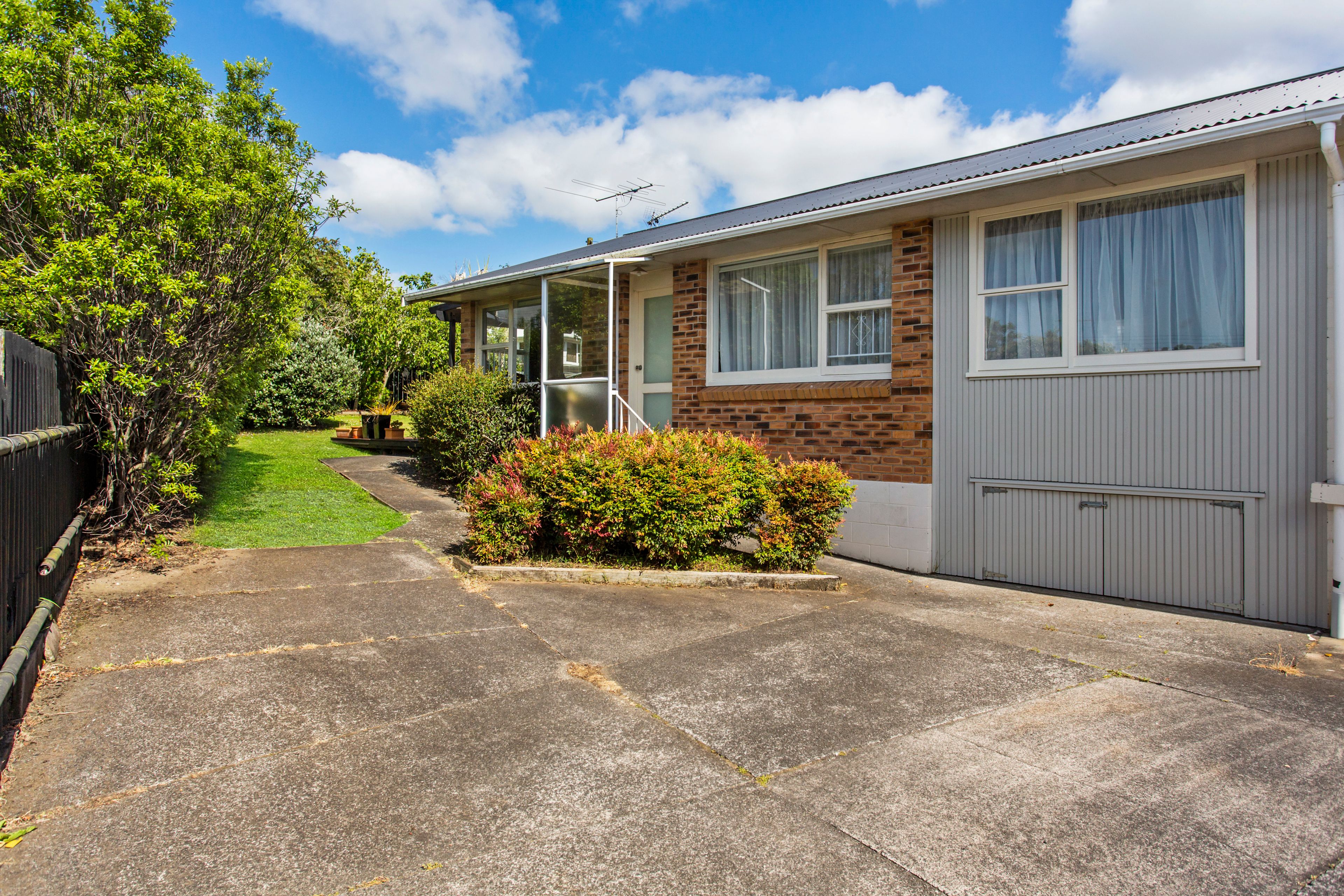 2/6 Mcdonald Crescent, Mount Wellington, Auckland City