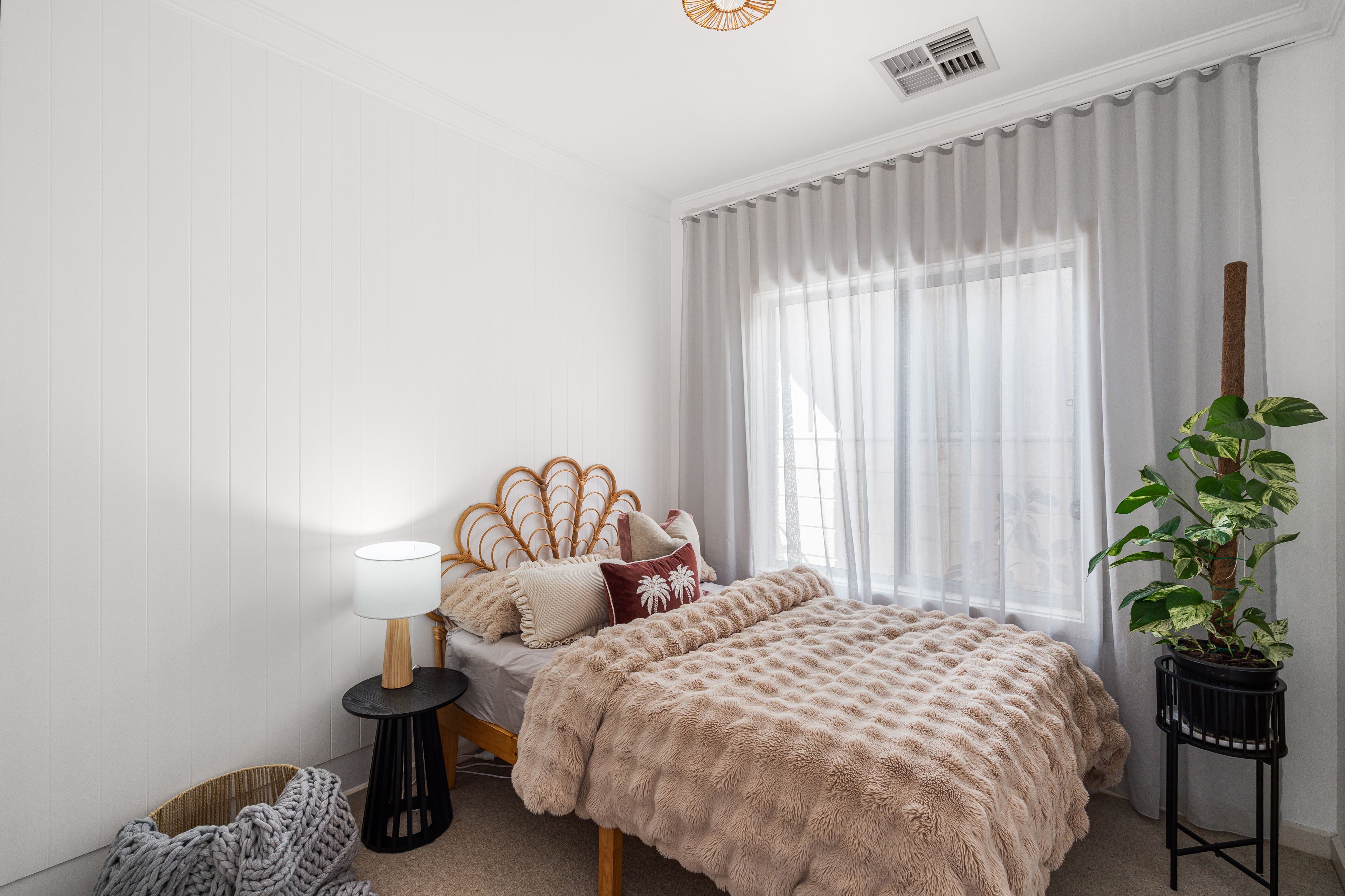 25B Maurice Avenue — photo 6 of 23