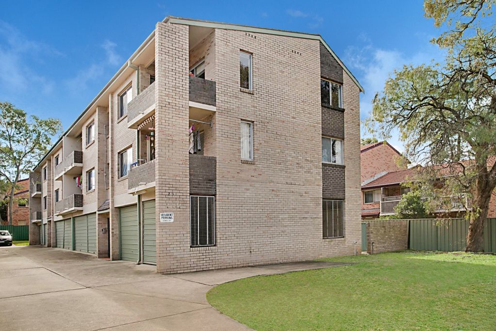 1/23 Santley Crescent, Kingswood, NSW