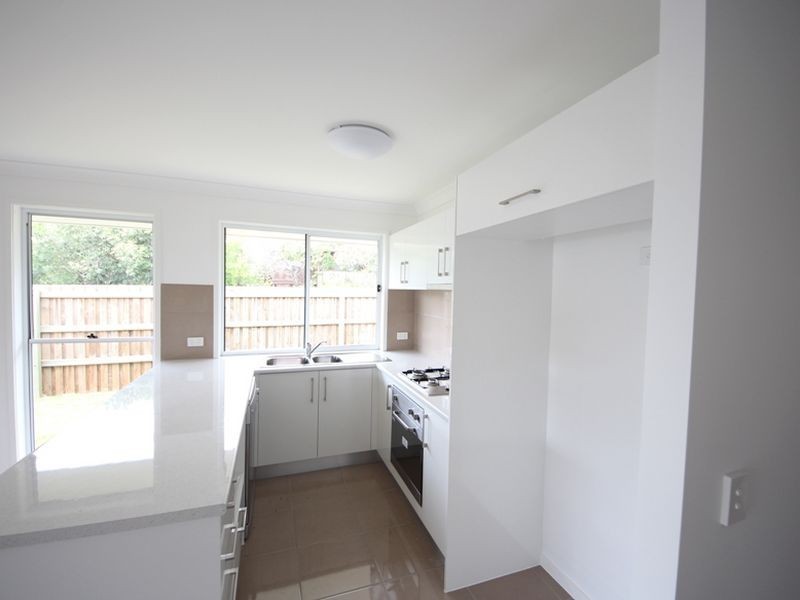 2 Macs Lane, Kallangur, QLD 4503