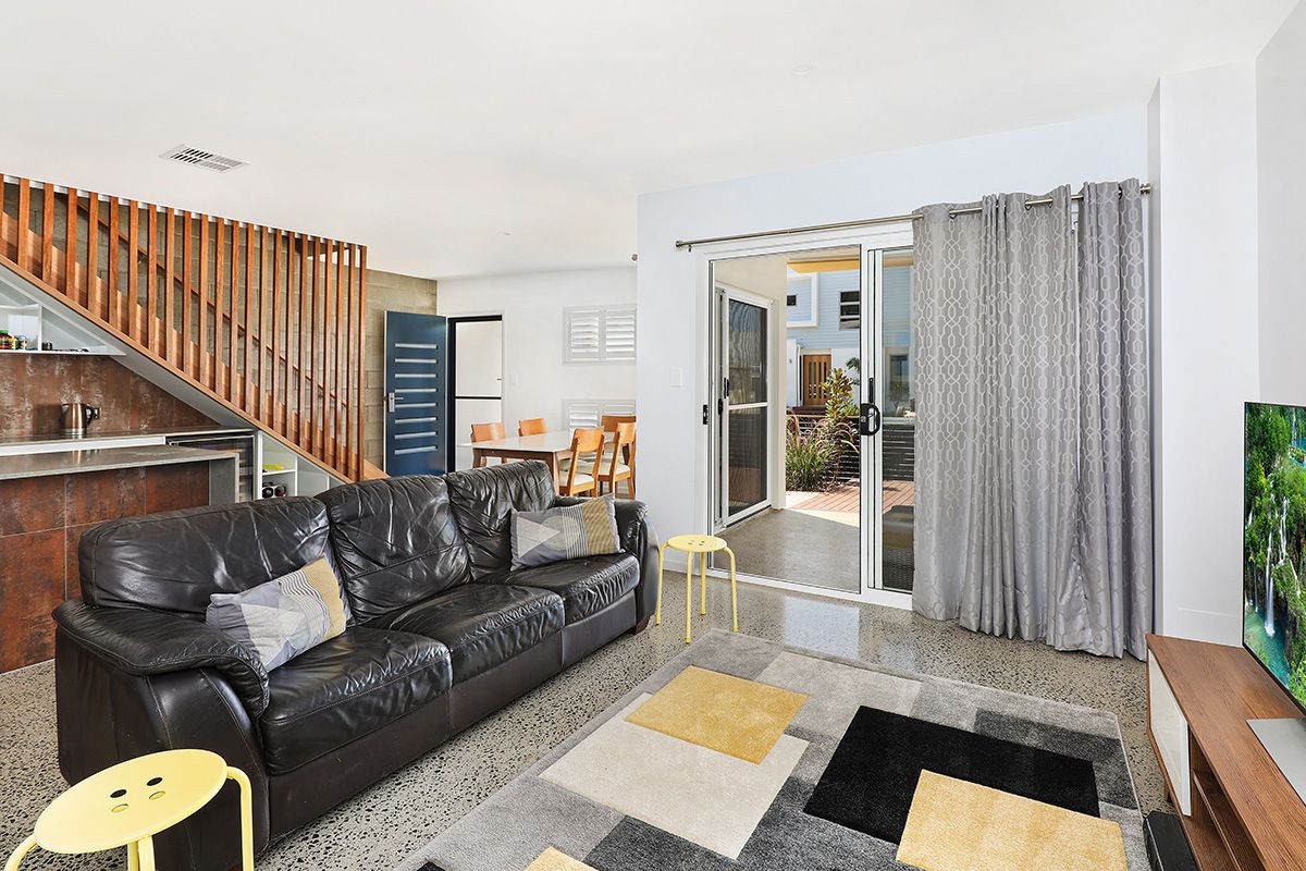 19 Tinnanbar Terrace, MAROOCHYDORE, QLD 4558