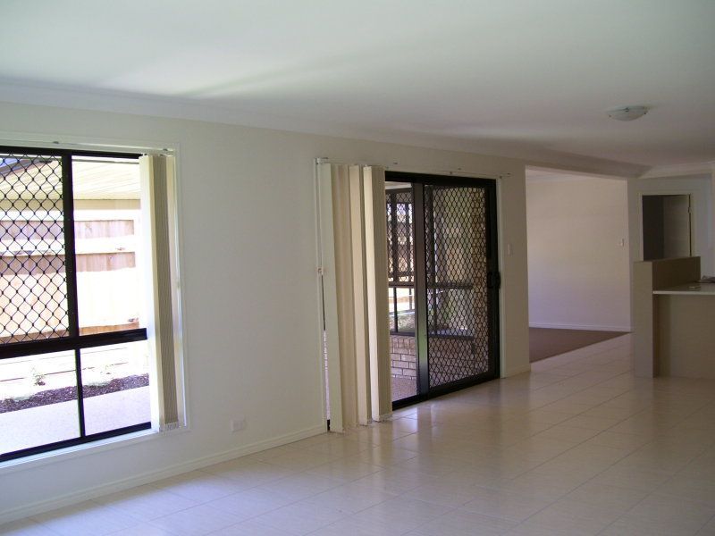 9 Dundee Crescent, Wakerley, QLD 4154