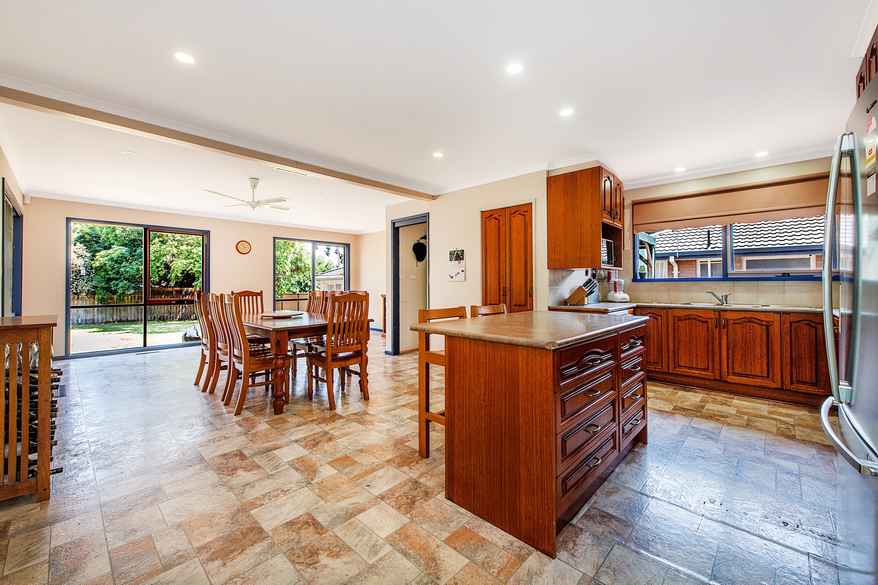 90 Loretto Avenue, Ferntree Gully, VIC 3156