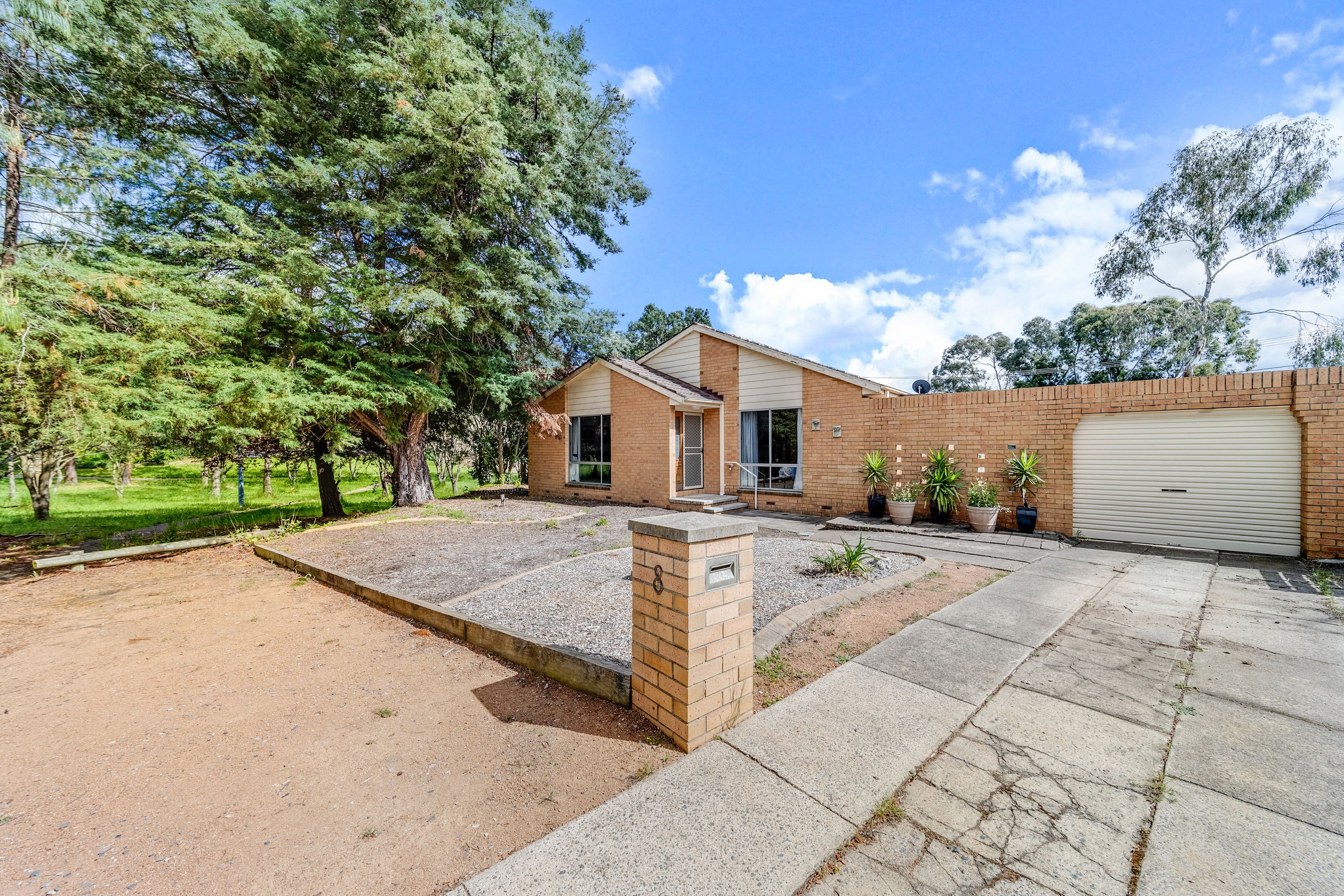 8 Grigson Place, Macgregor ACT 2615
