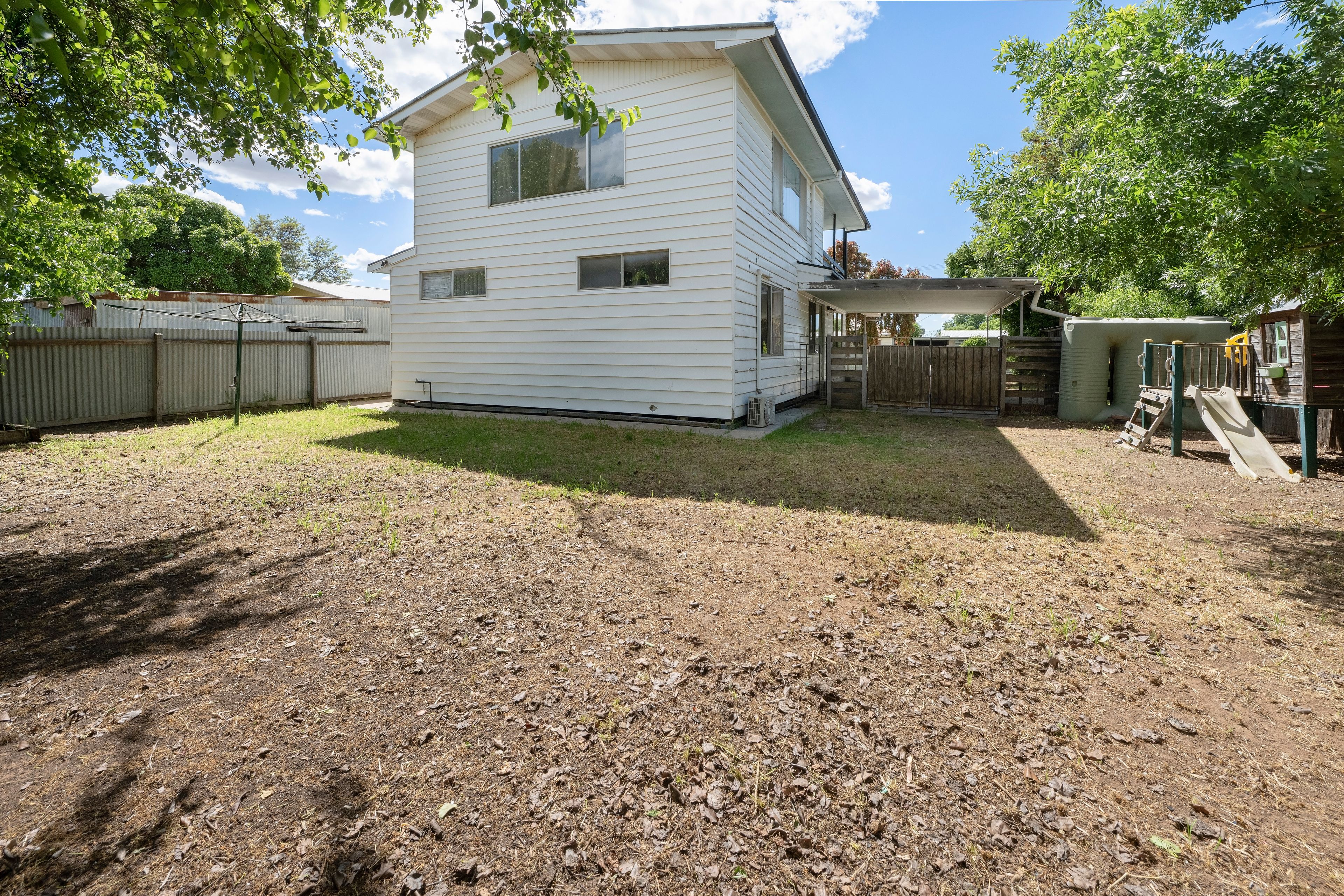 12 Holloway Grove — photo 23 of 24