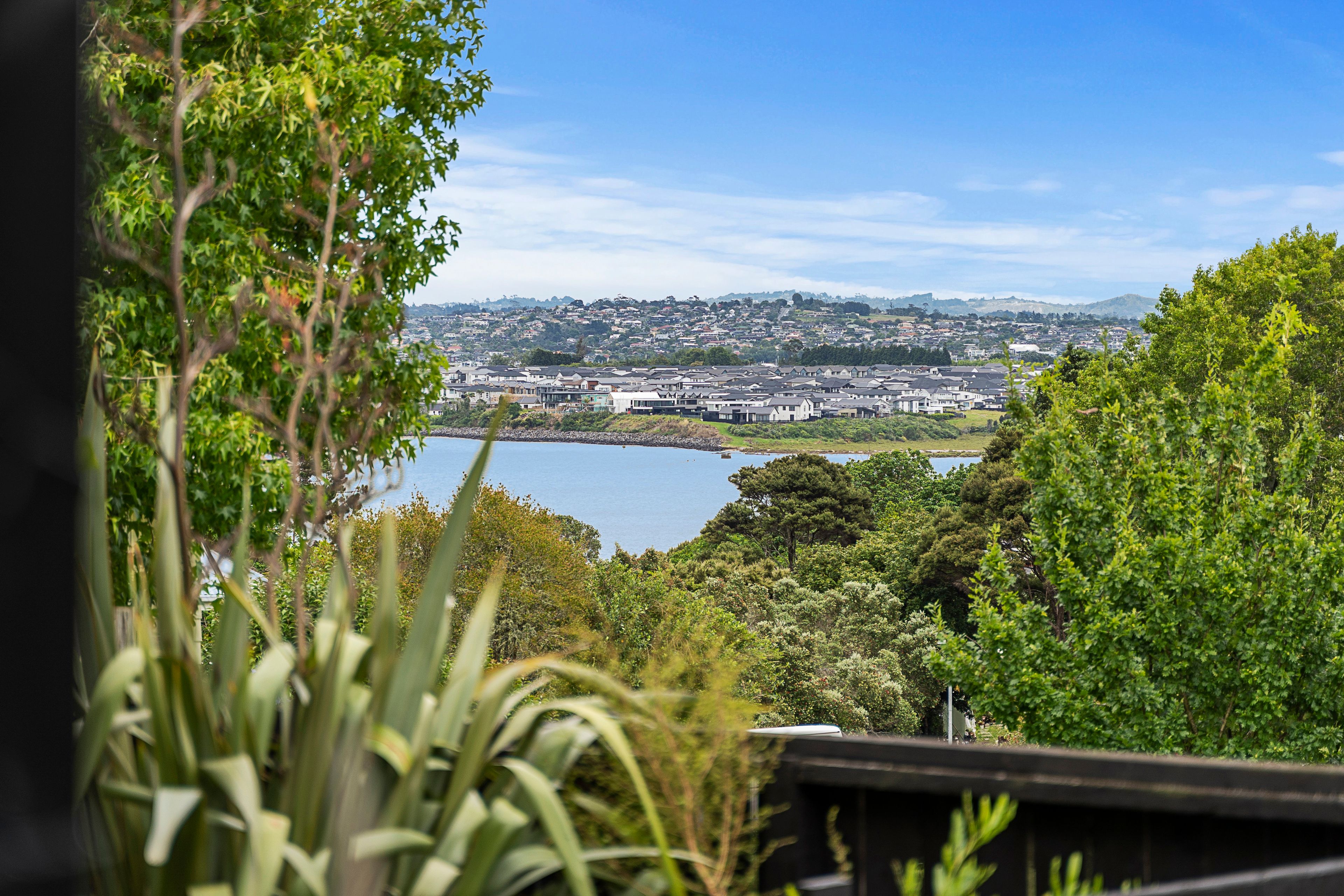 1/2 Telstar Place, Beach Haven, North Shore City