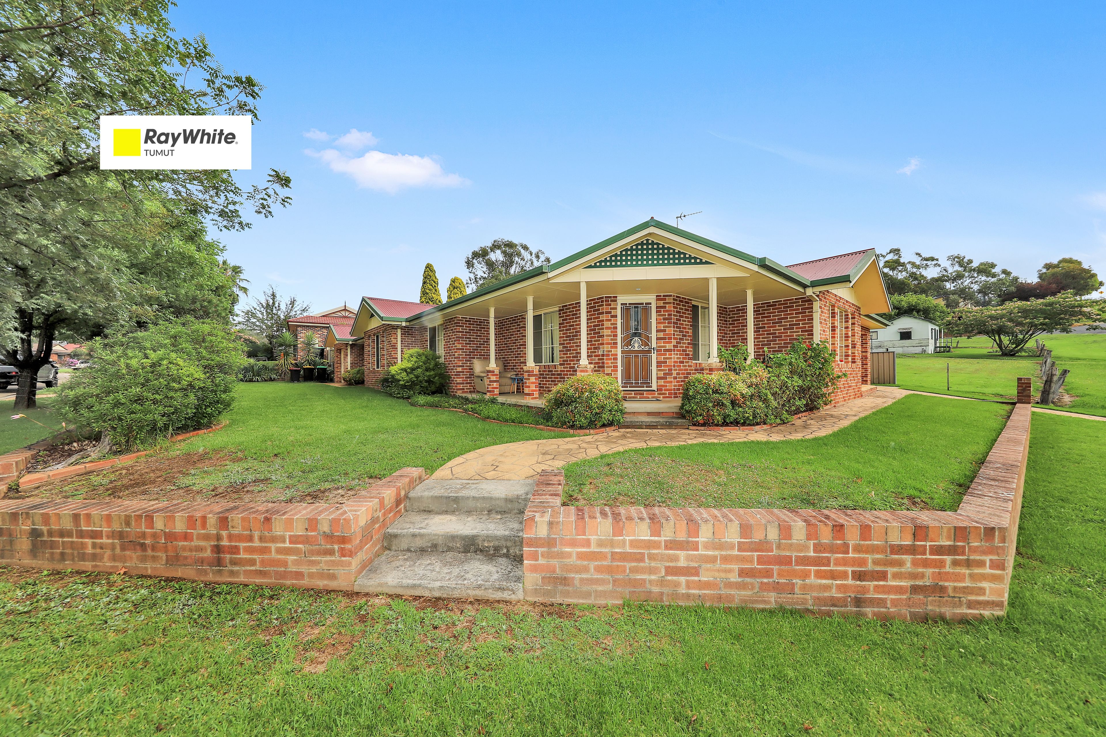 1 Martin Place, Tumut, NSW 2720 Sold Unit Ray White Tumut