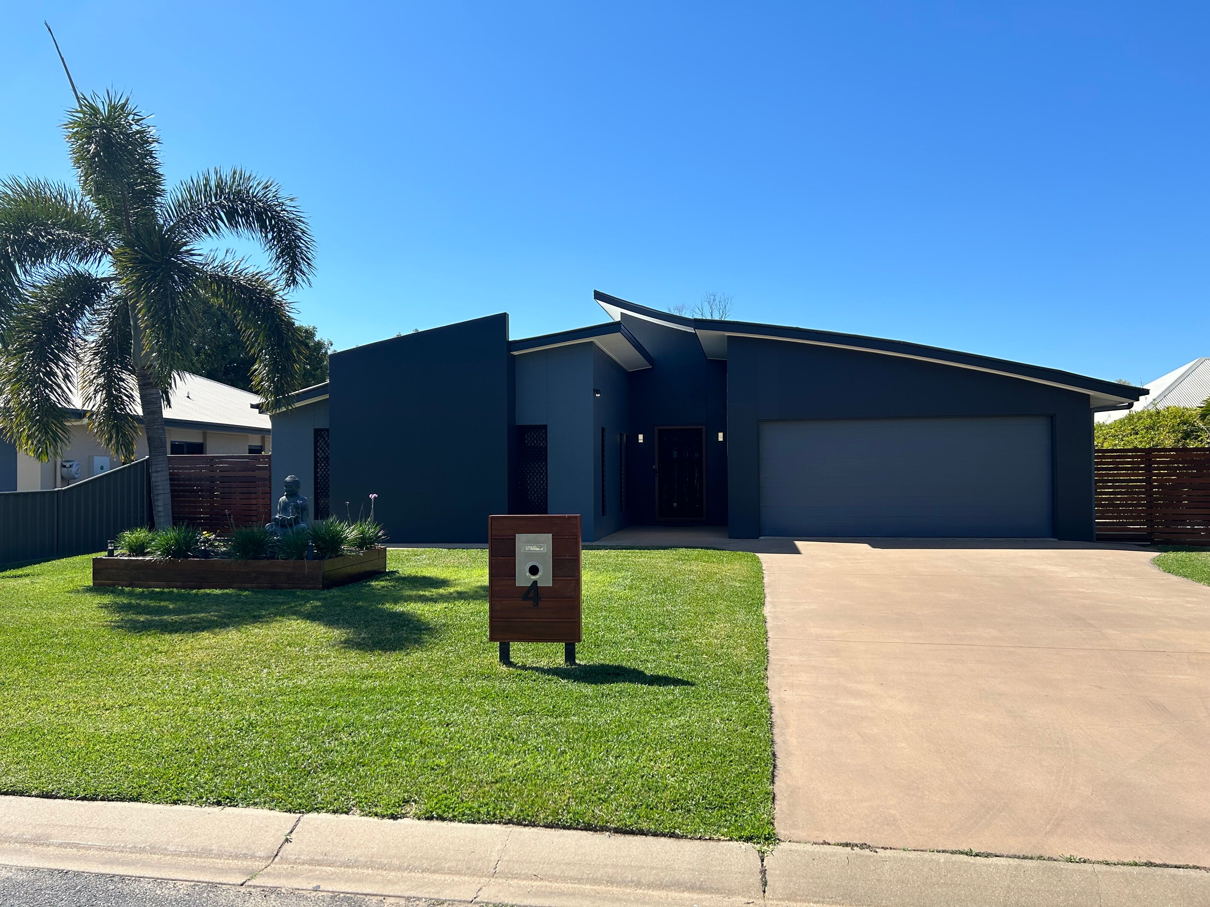 4 Cook Close, Emerald QLD 4720