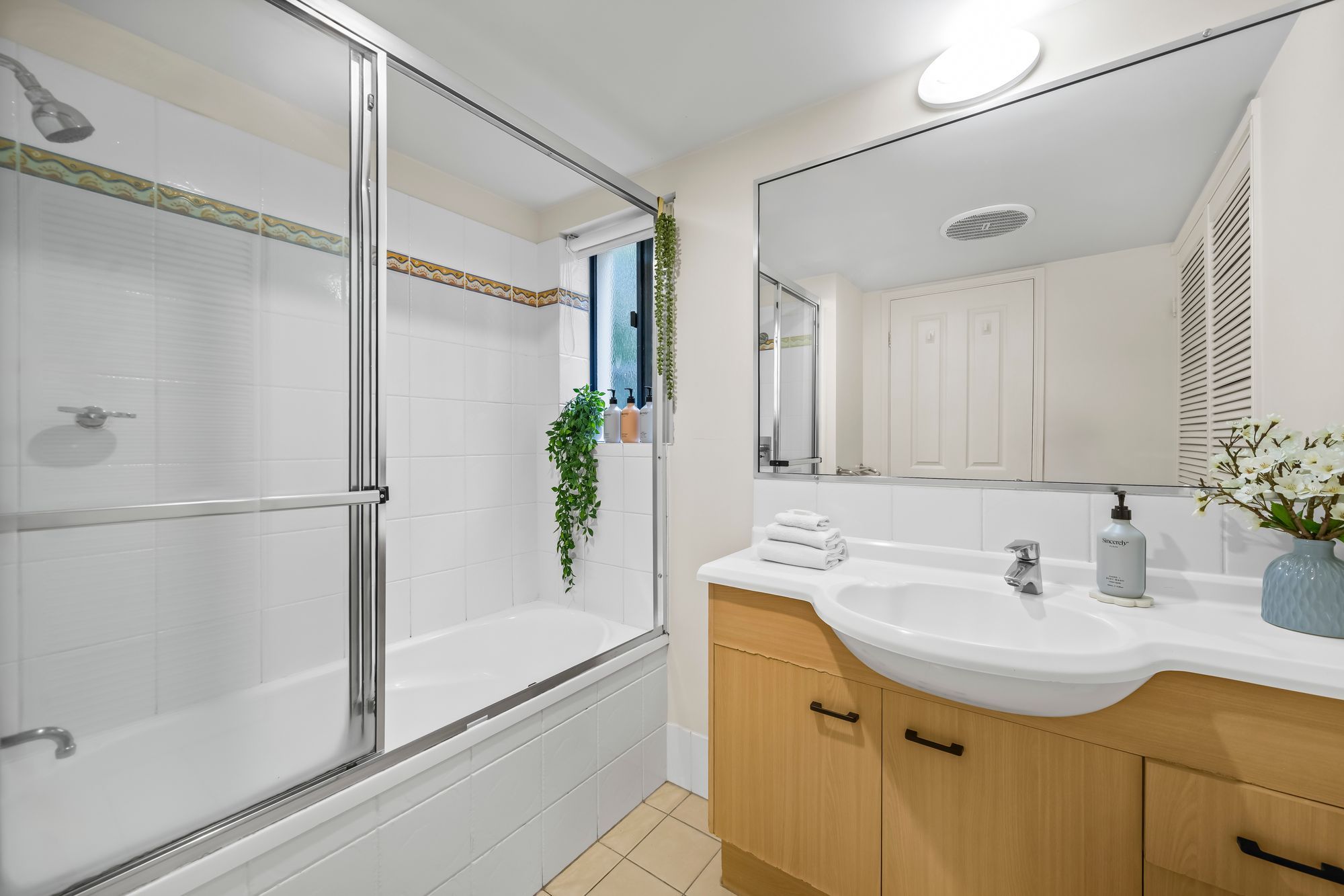 235/2360 Gold Coast Highway — photo 10 of 24