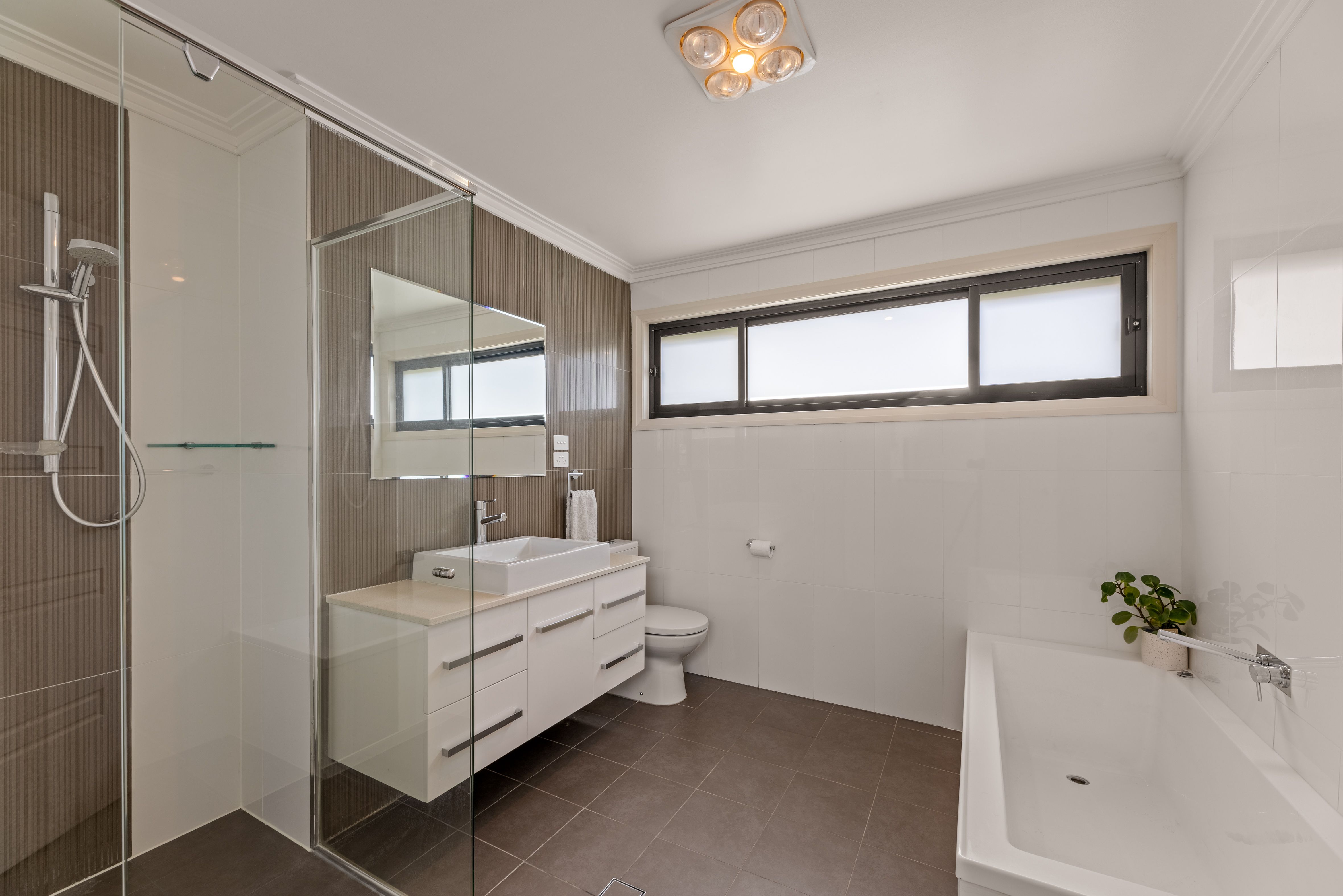 6 Busby Close — photo 8 of 10