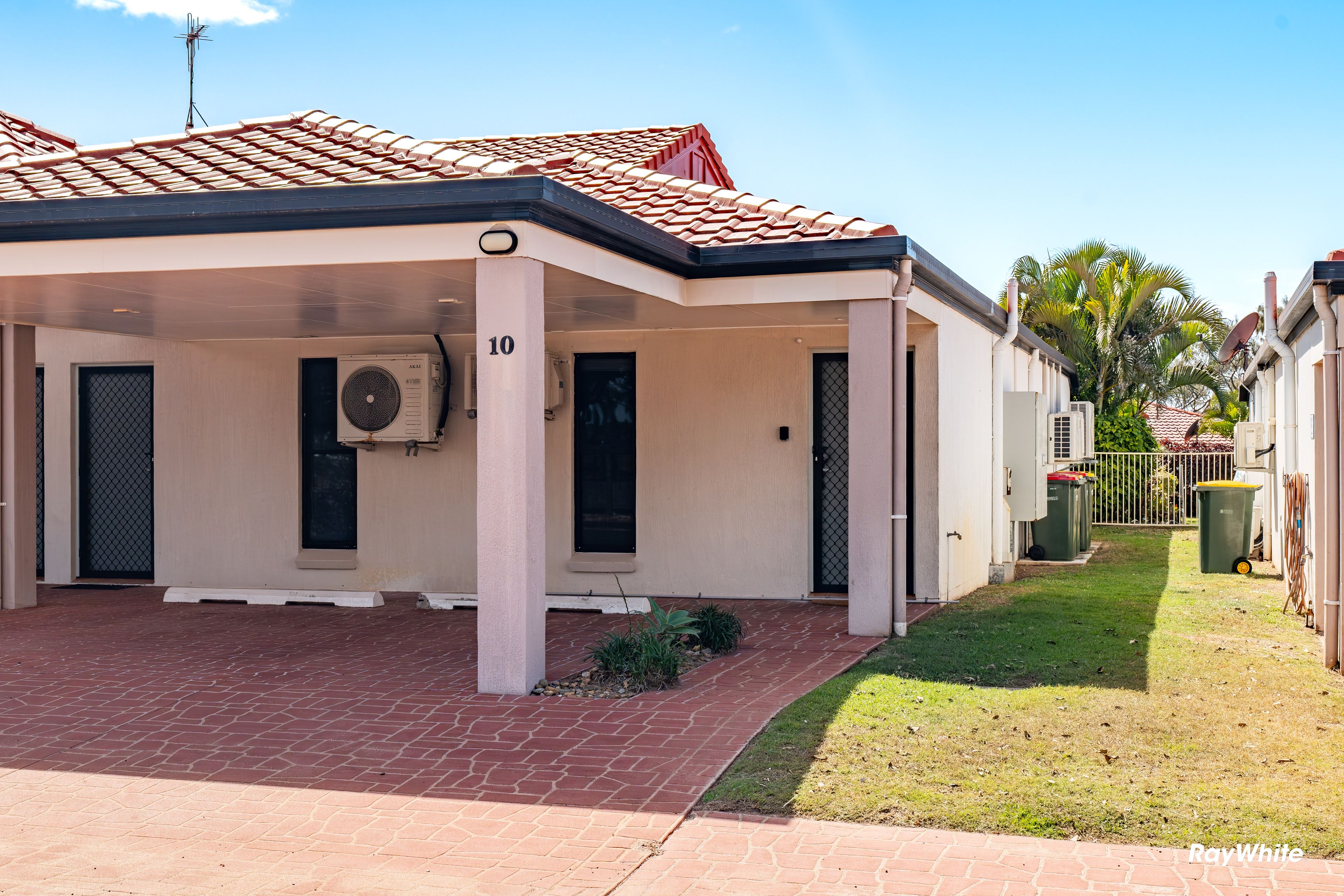 10/1 Pebble Beach Drive, Coral Cove, QLD 4670