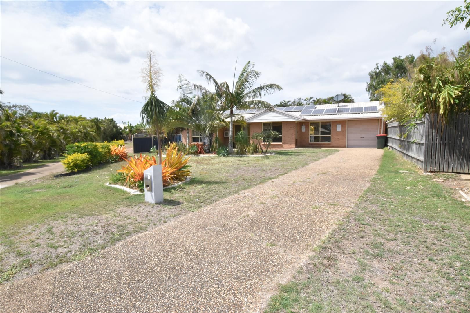6 Dorset Close, New Auckland, QLD 4680