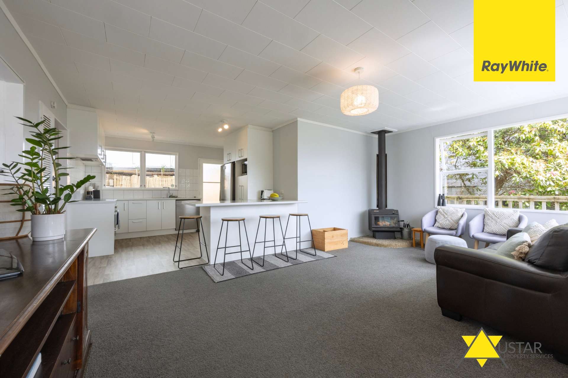 90 Seaview Road photo 5