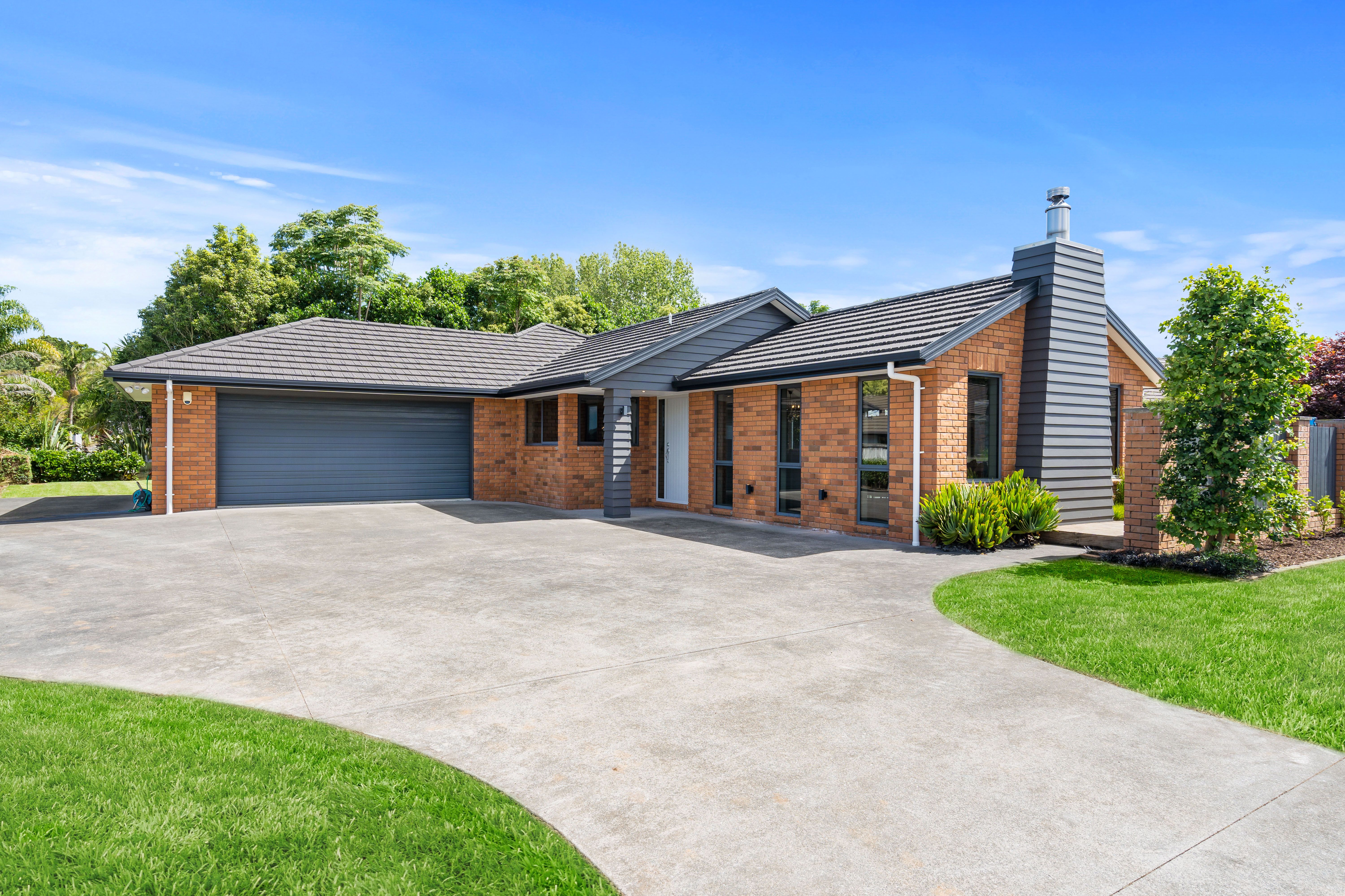 18 McAinch Place, Kamo, Whangarei District 0112 Sold House Ray