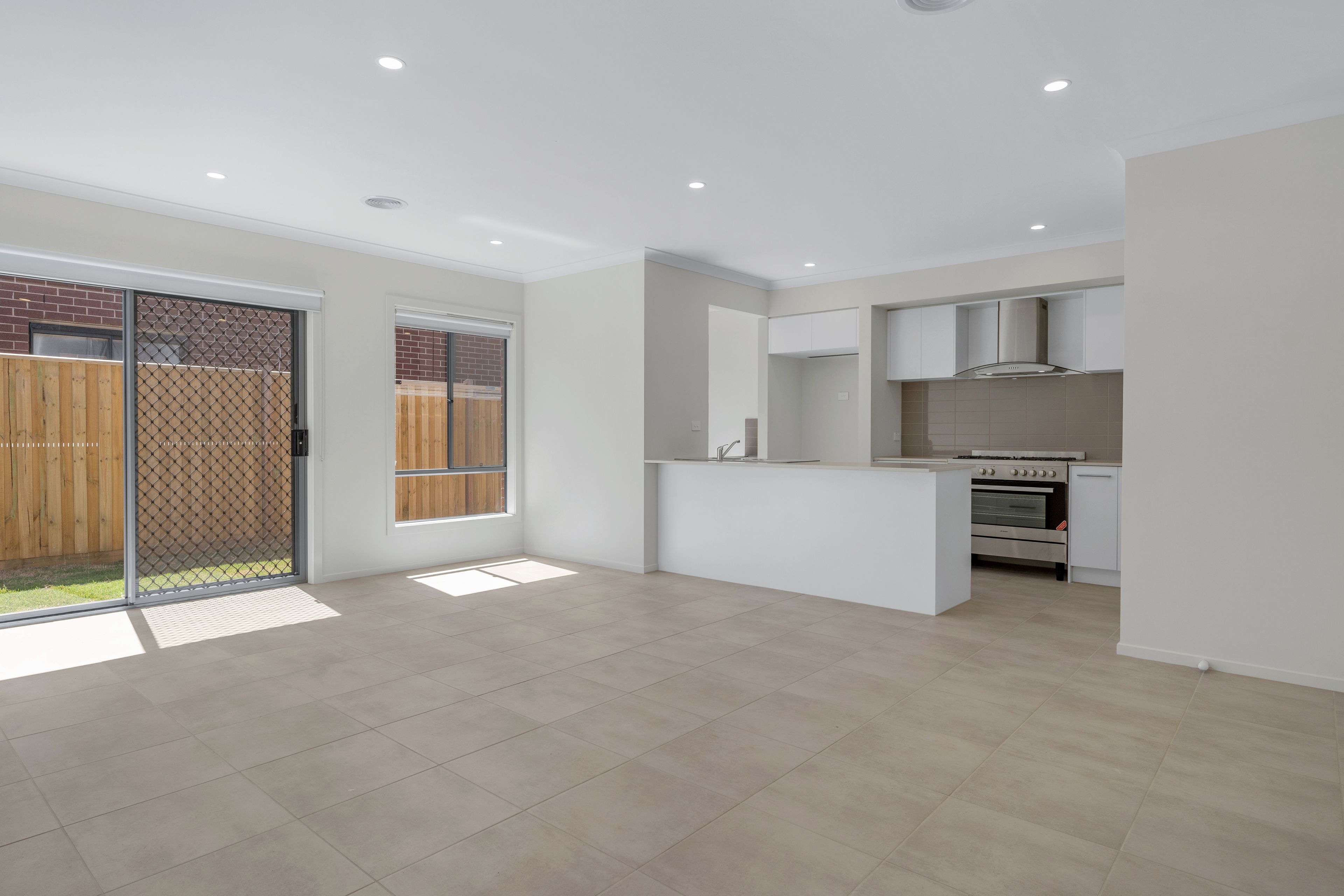 8 Metroon Drive, WEIR VIEWS, VIC 3338
