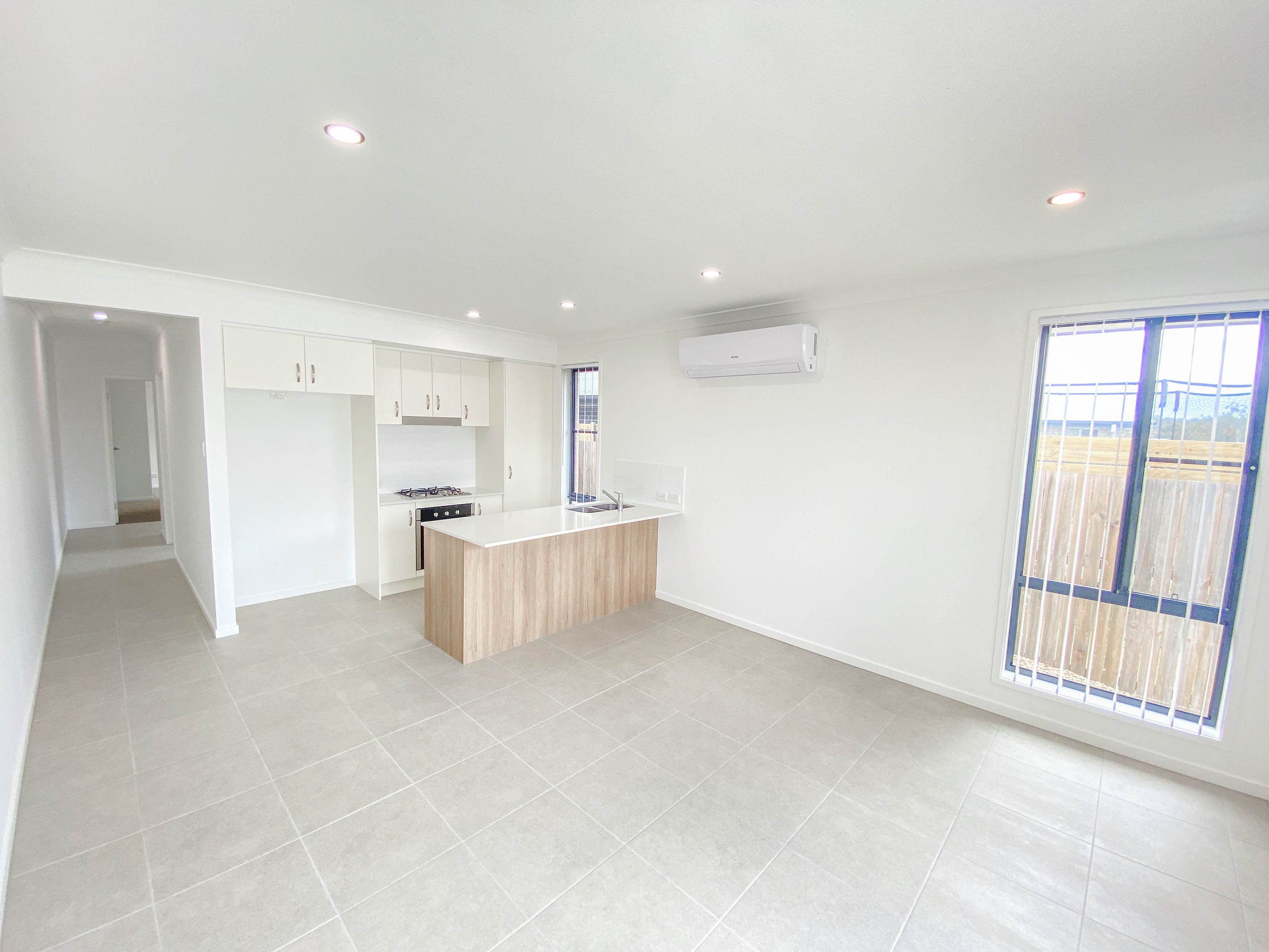 2/90 Mercy Circuit, Park Ridge, QLD 4125