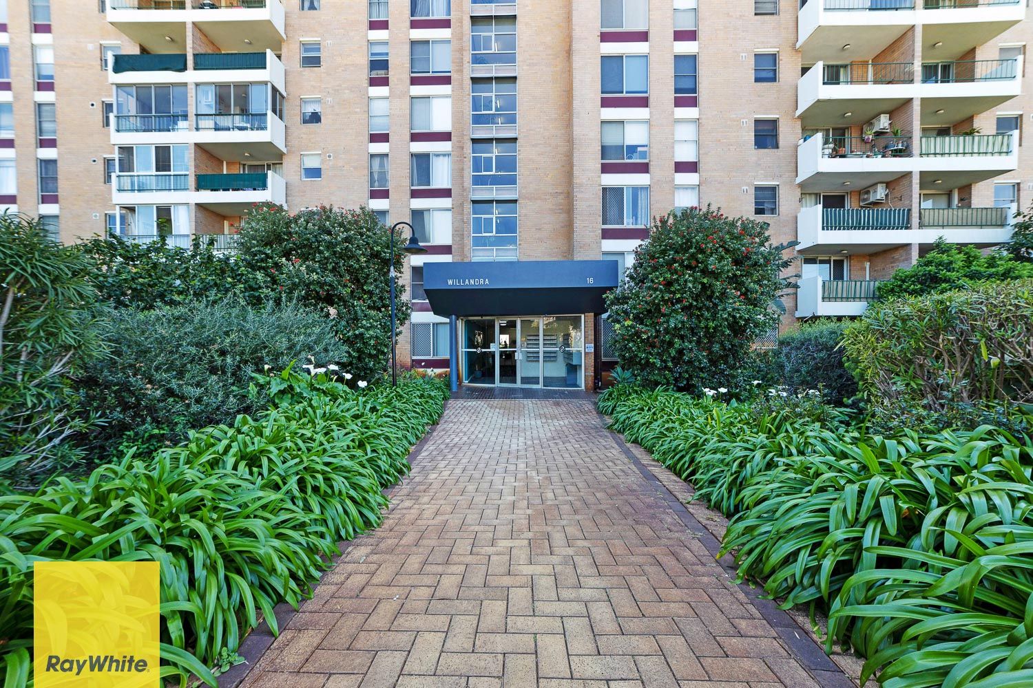 16/16 Leeder Street, Glendalough, WA 6016
