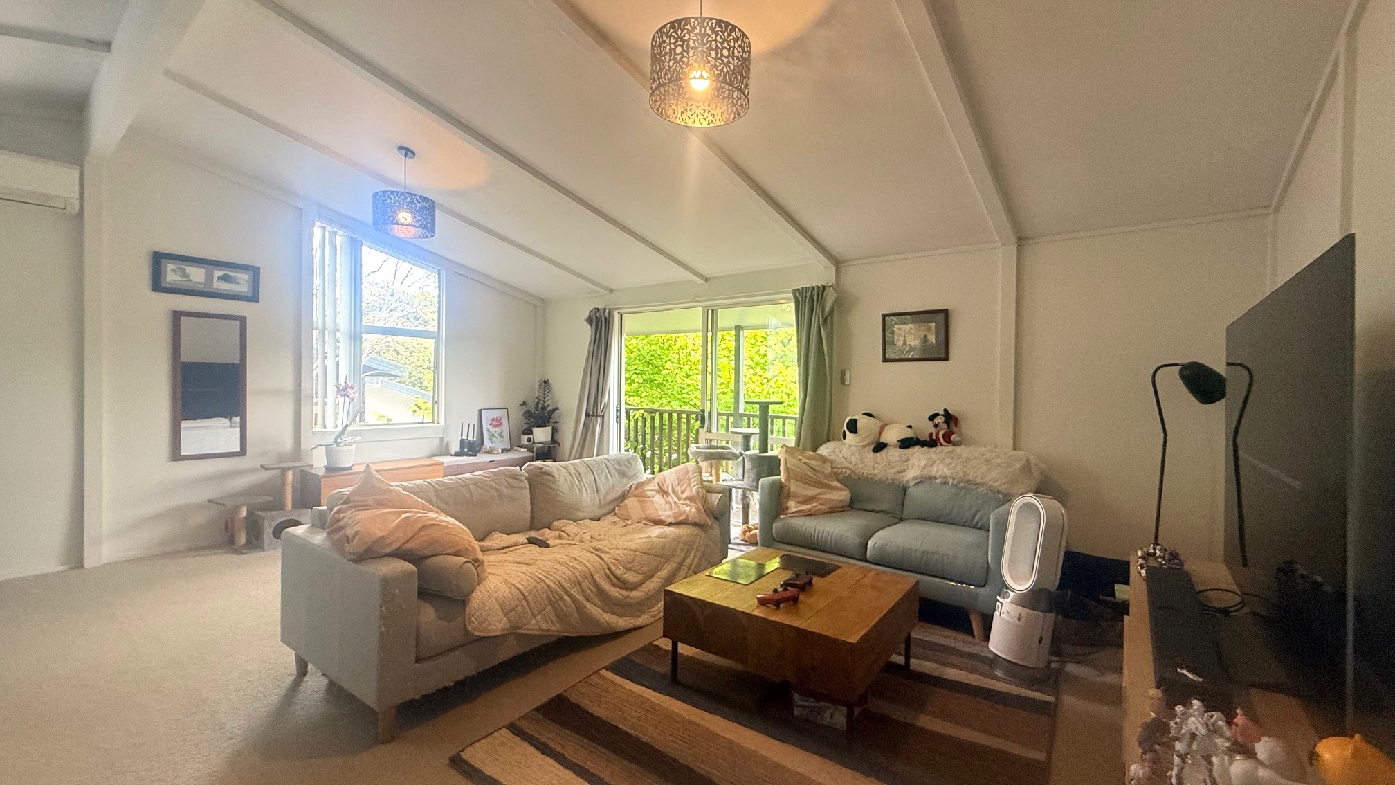 1/37 Witheford Drive, Bayview, North Shore City