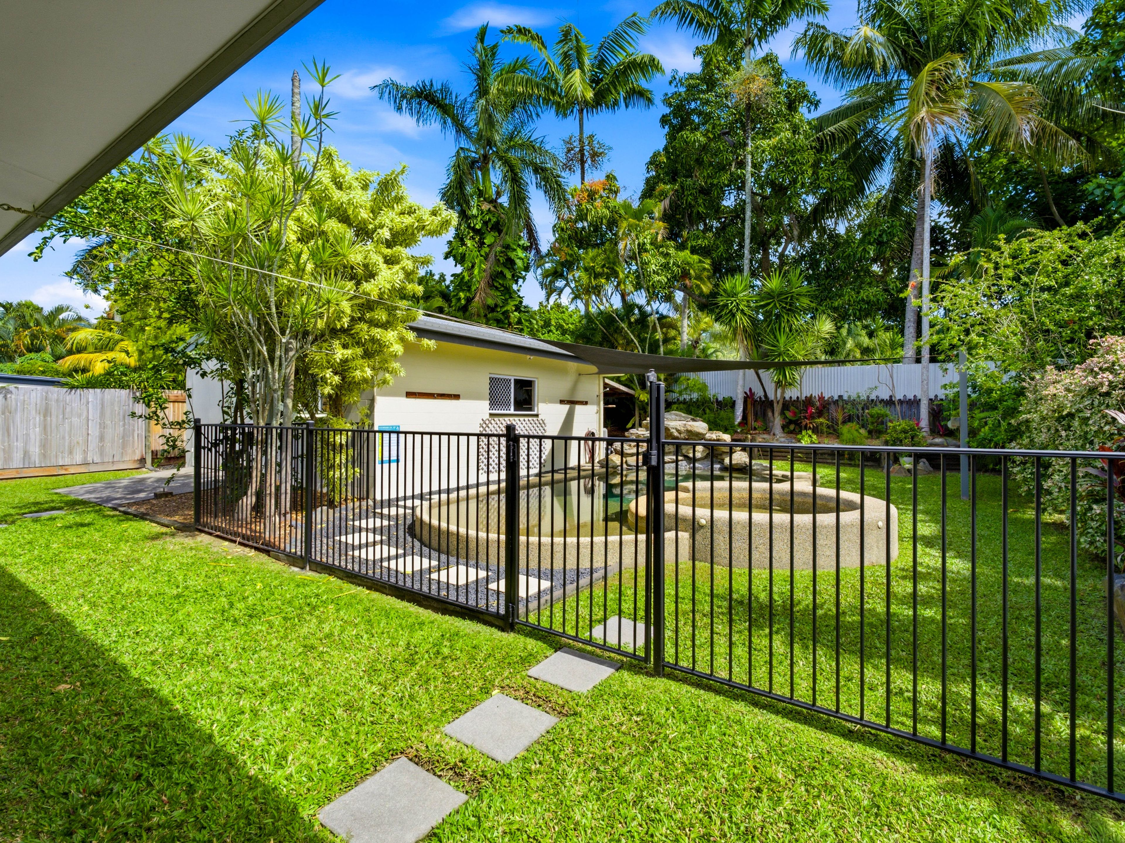 9 Coolangatta Close — photo 10 of 18