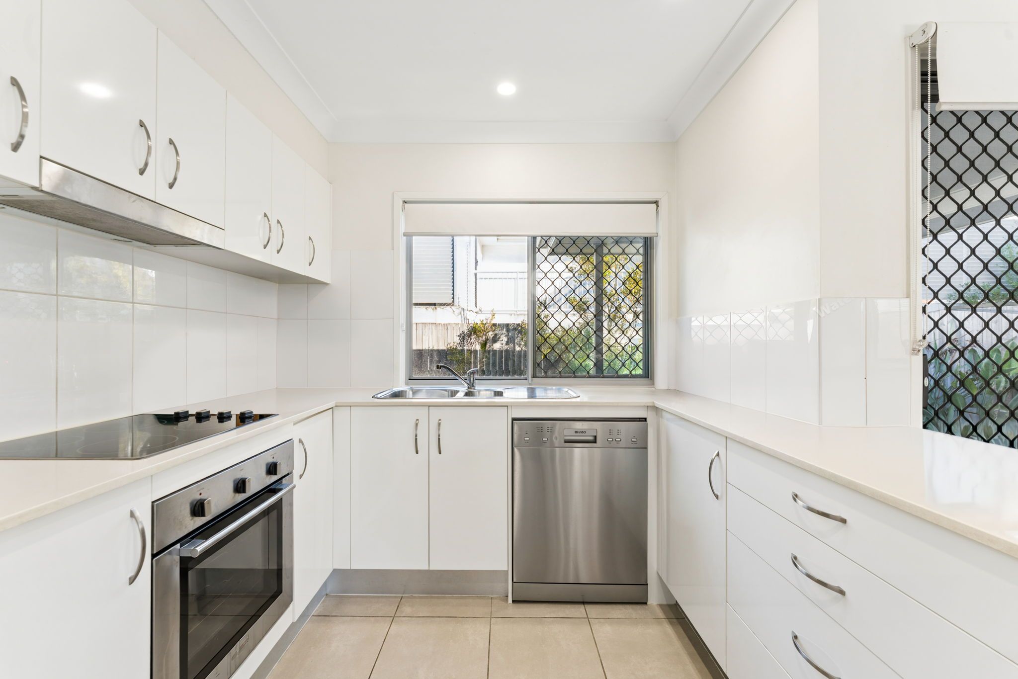 13/63 Harlen Road — photo 4 of 17