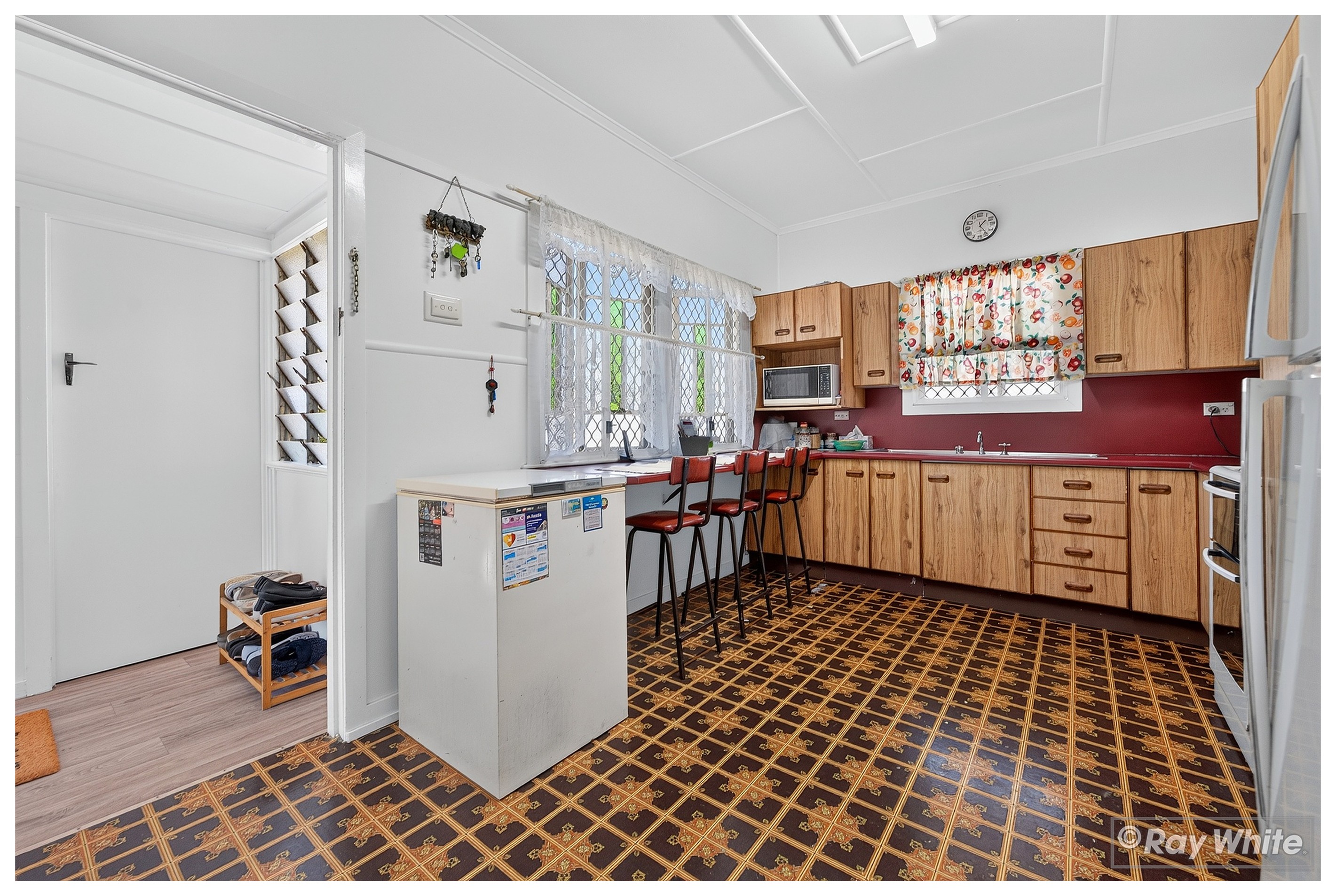 90 Thozet Road, Koongal, QLD 4701