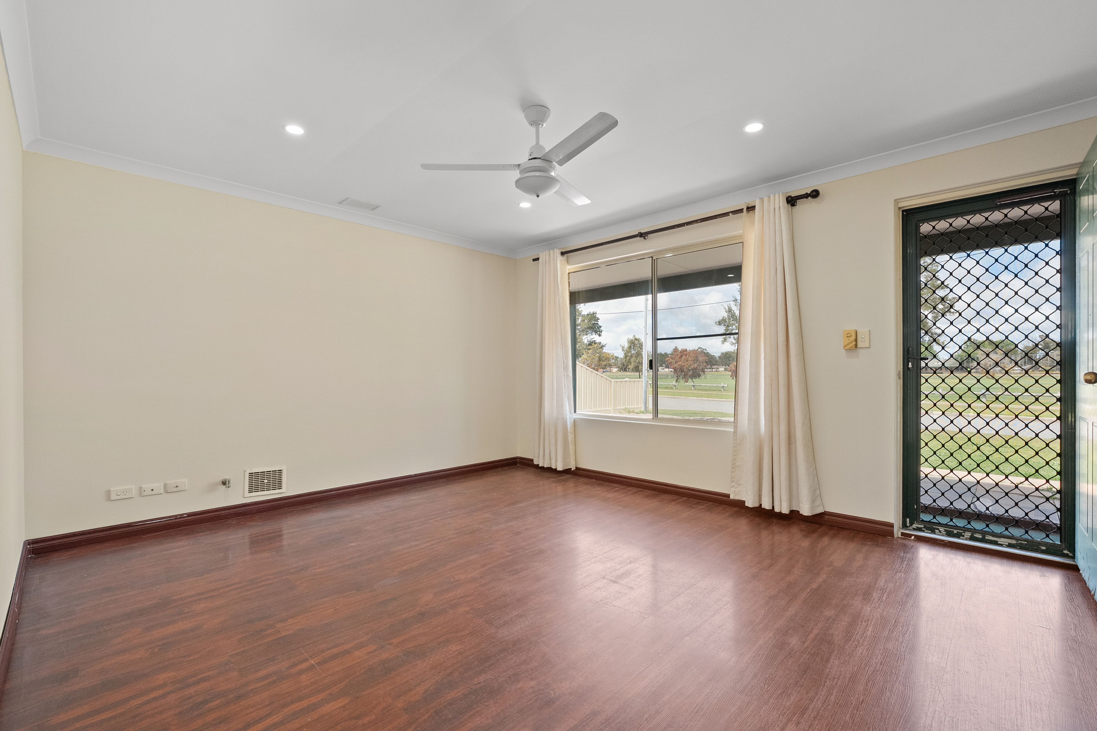 9 Helena Road — photo 6 of 30