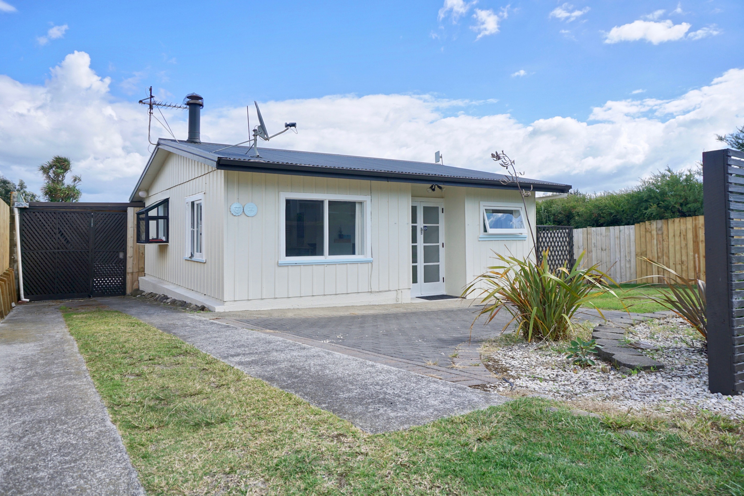 110 Pukehina Parade, Pukehina, Western Bay Of Plenty District
