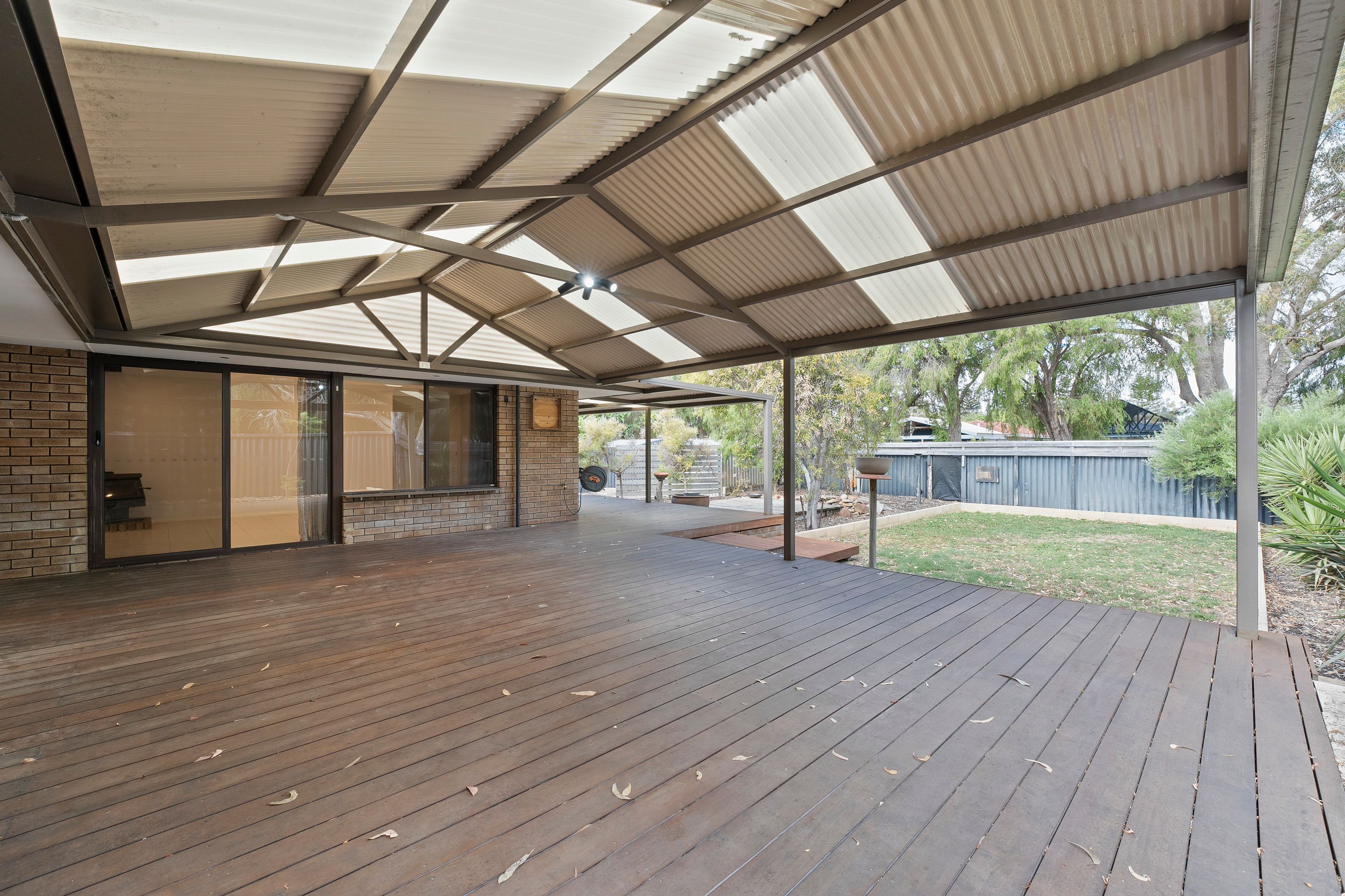 77 Seabrooke Avenue, Rockingham WA 6168