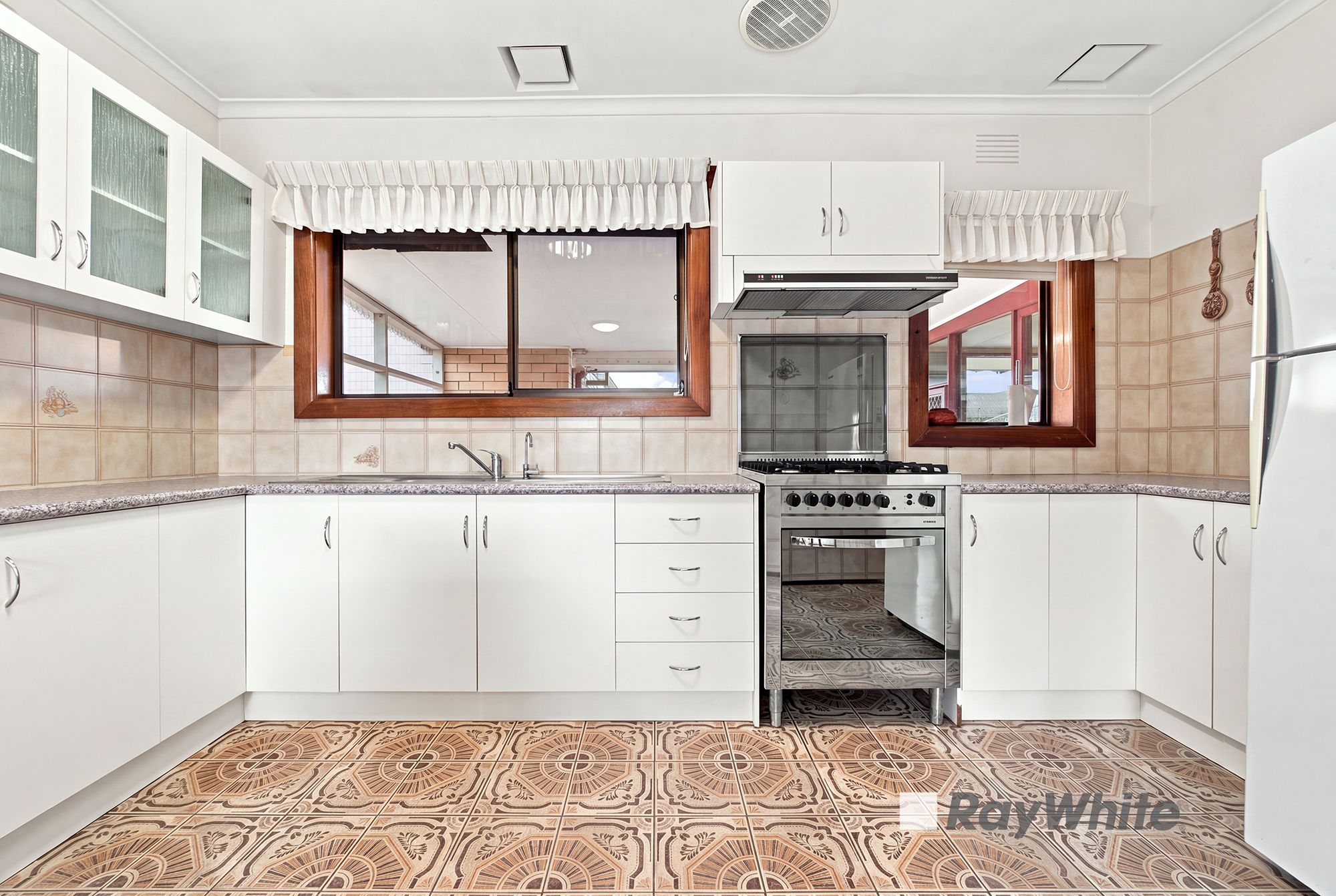 8 Regal Avenue — photo 4 of 22