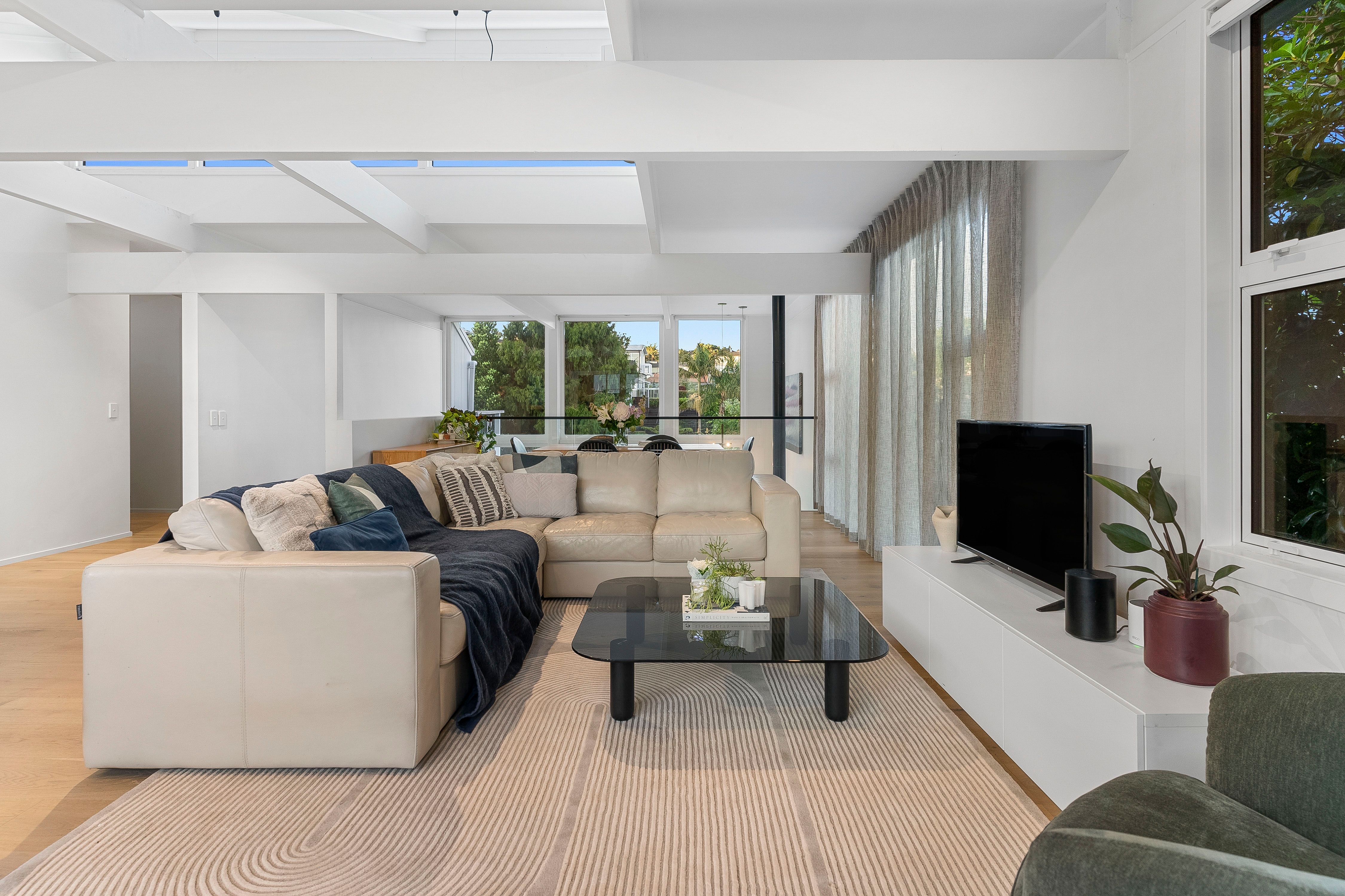92 Parr Terrace, Castor Bay, North Shore City 0620 - Sold House - Ray ...