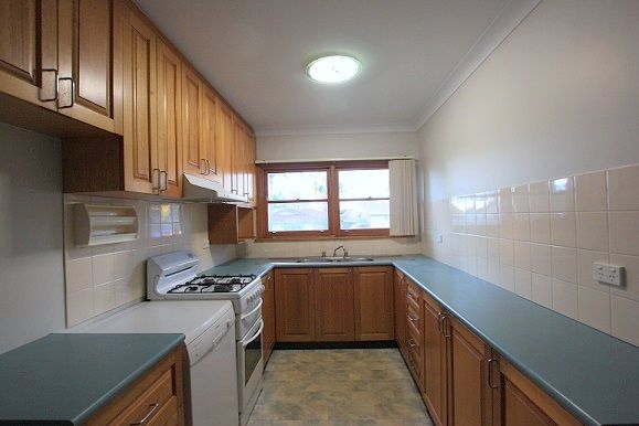 1 Tuglow Place, Leumeah, NSW 2560