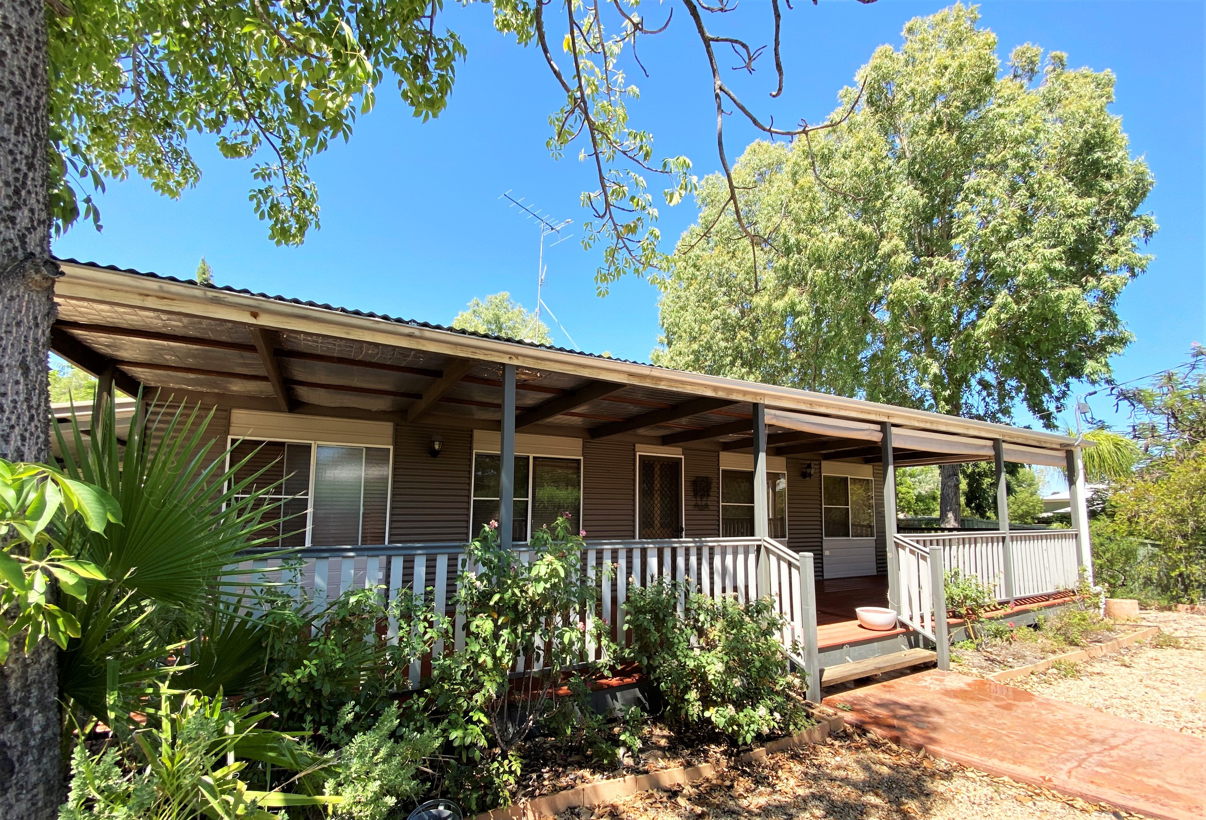 19 Brolga Street, Longreach QLD 4730