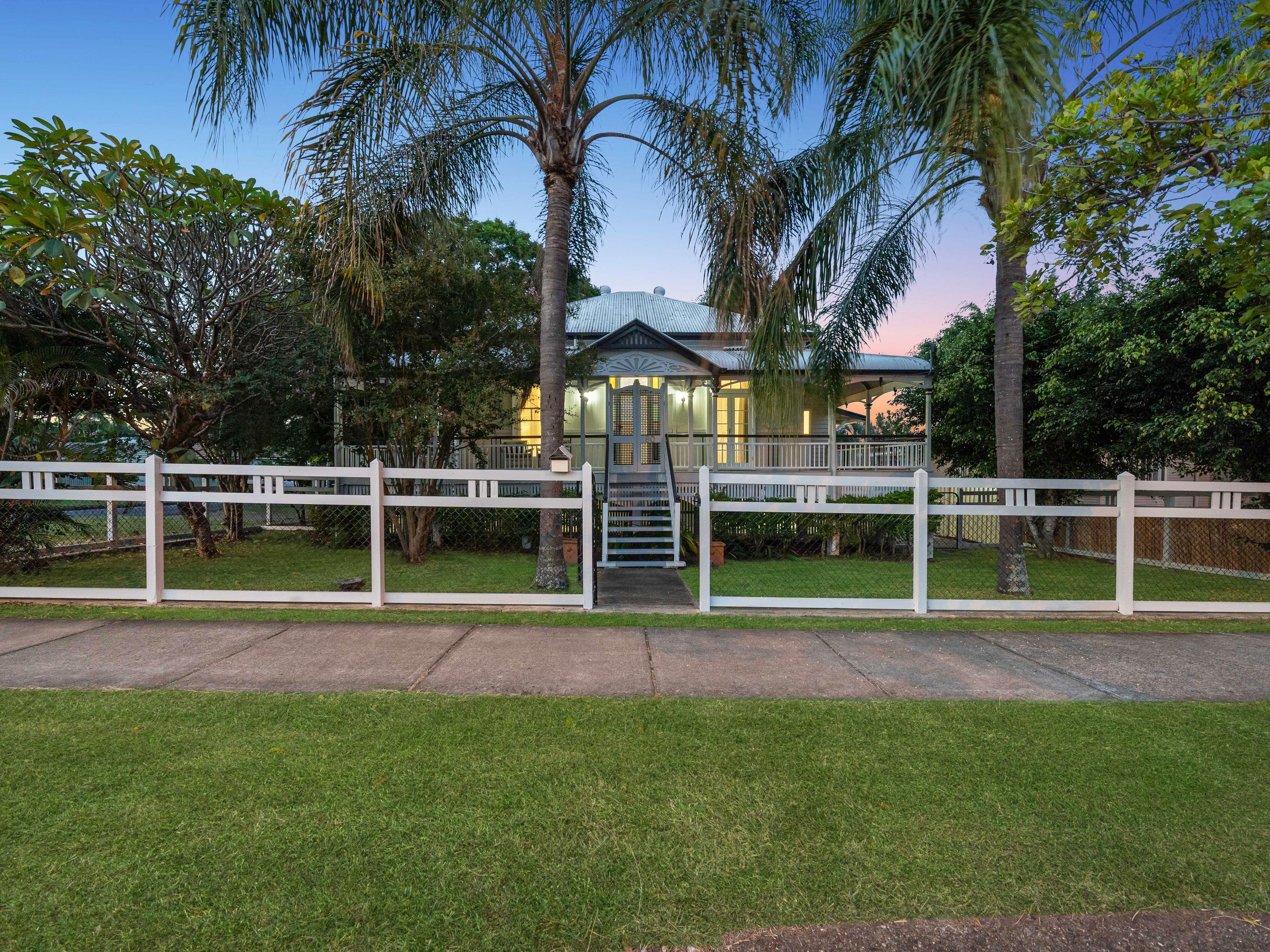 80 Glebe Road, Newtown, QLD 4305