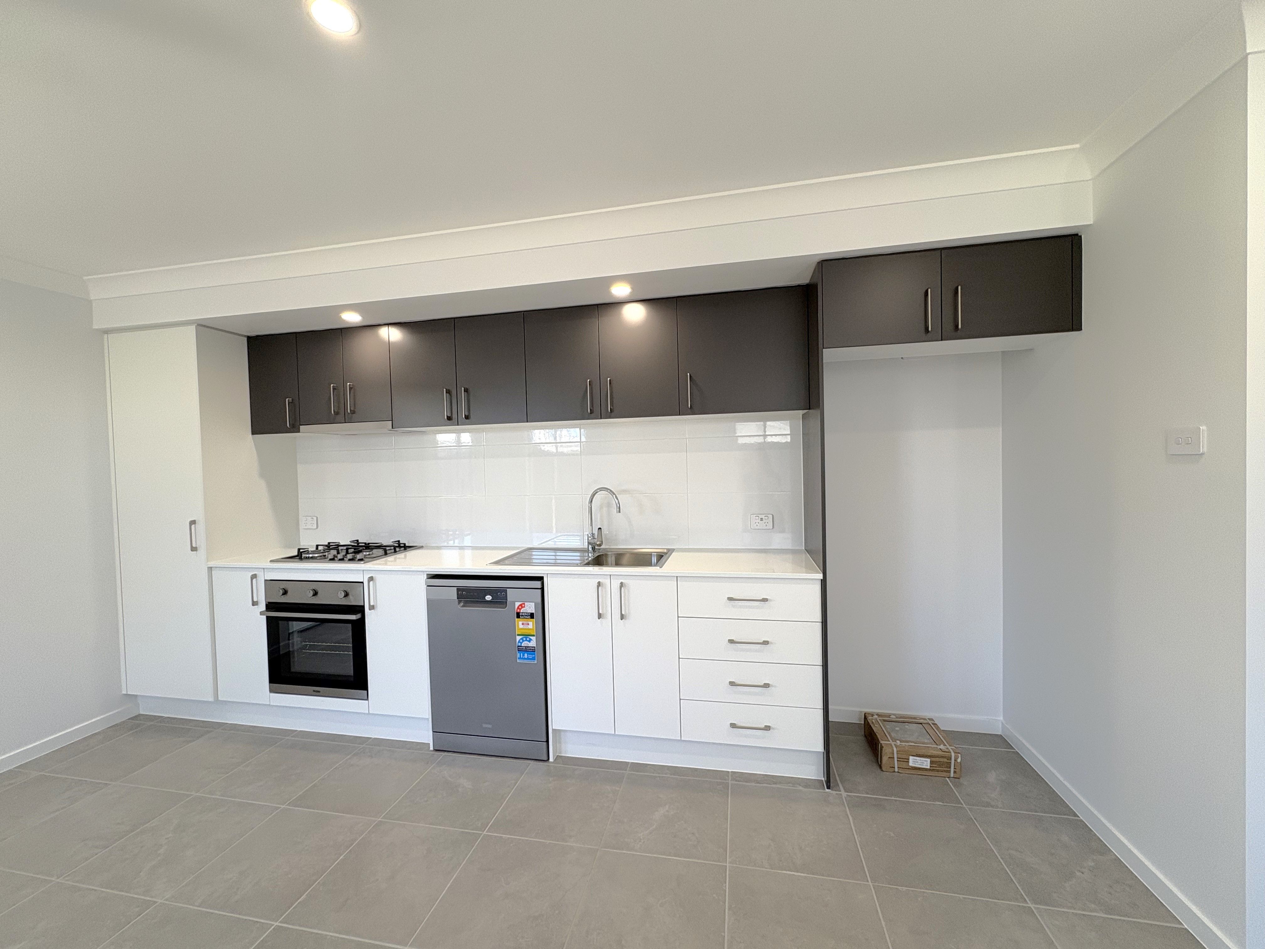 2/10 Linden Street — photo 5 of 12