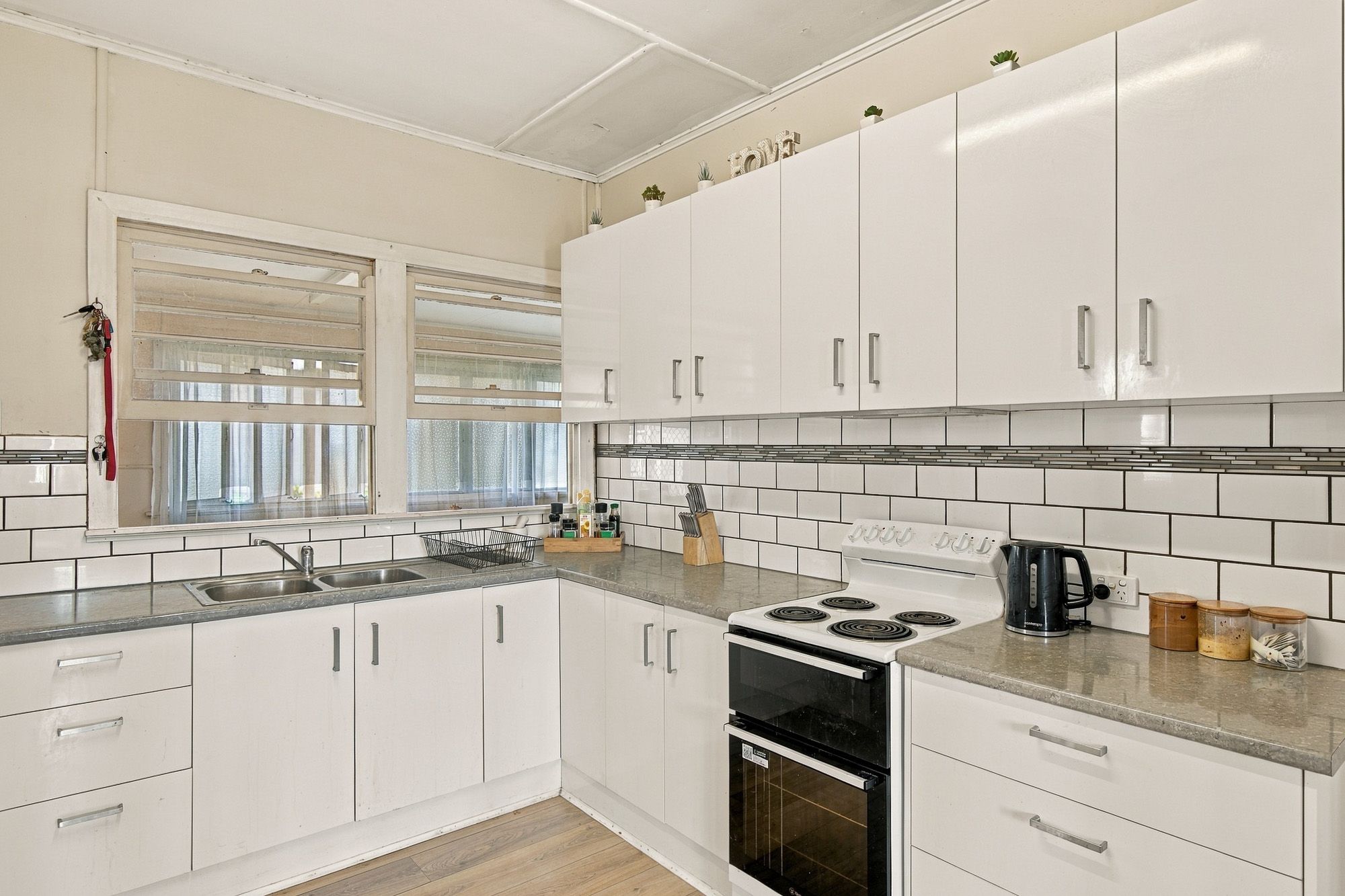 4 Mulcahy Terrace — photo 3 of 24