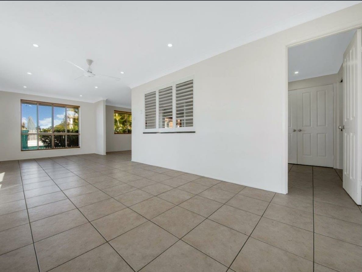 12 Karamea Close, Clinton, QLD 4680