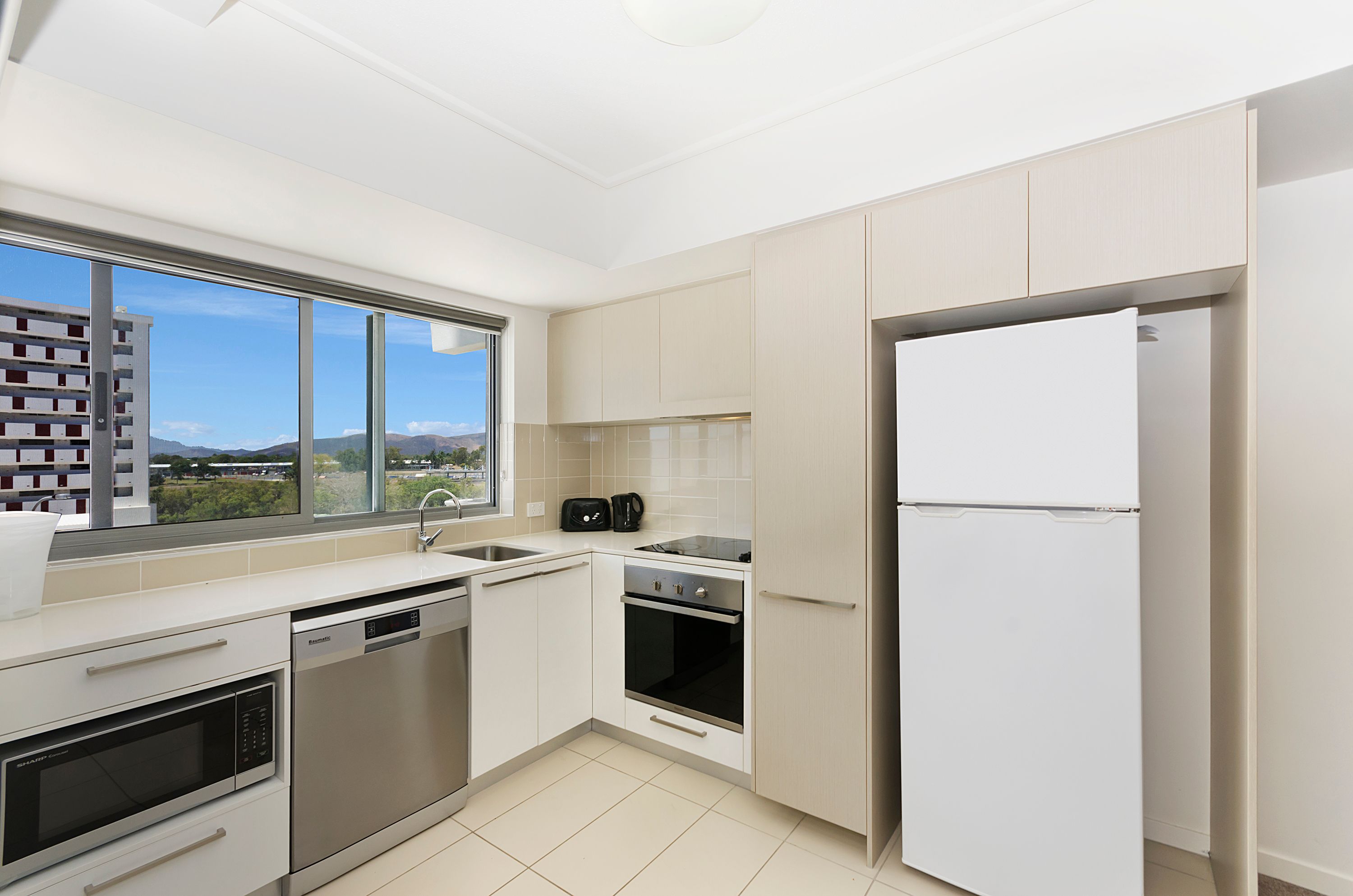 13/3 Kingsway Place, Townsville City, QLD 4810