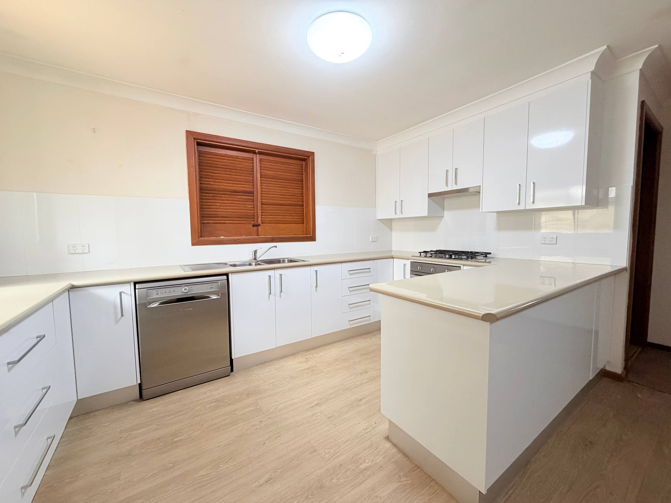 8 Lawson Street, Parkes, NSW 2870