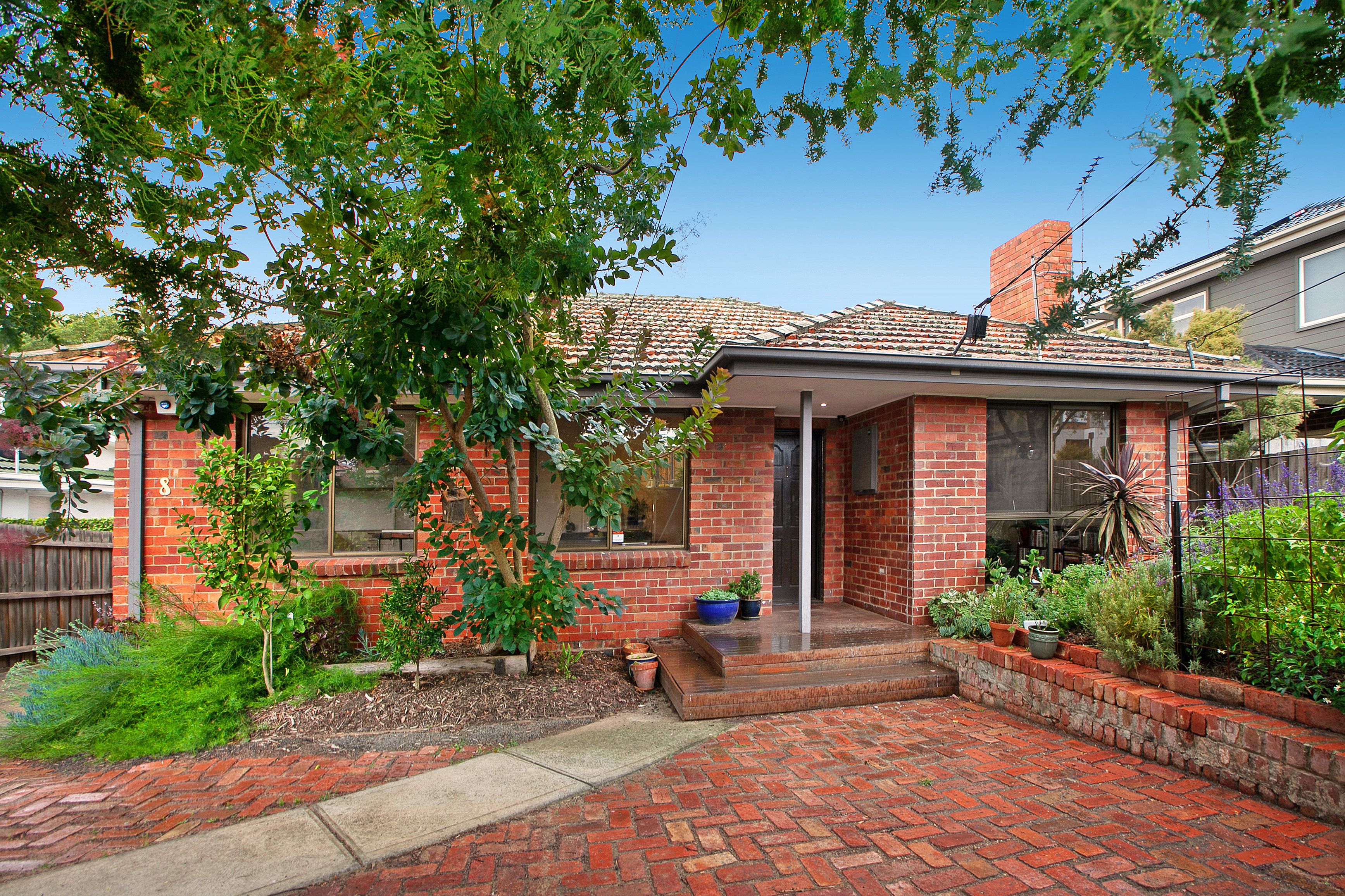 8 Loddon Avenue, Reservoir VIC 3073