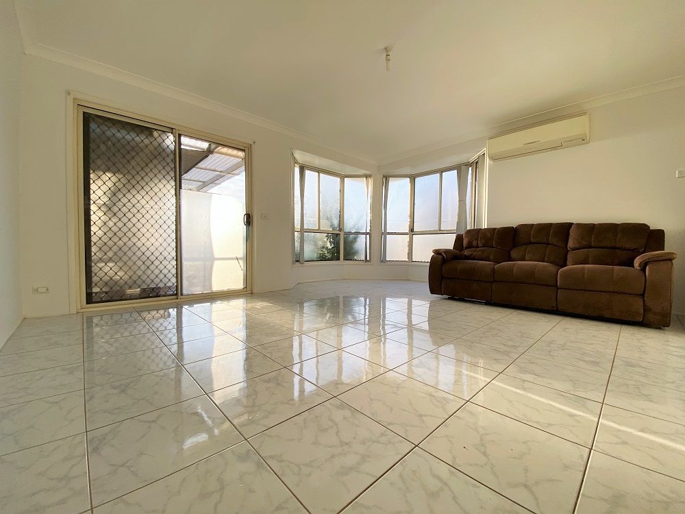 17 Lemontree Crescent, Minto, NSW 2566