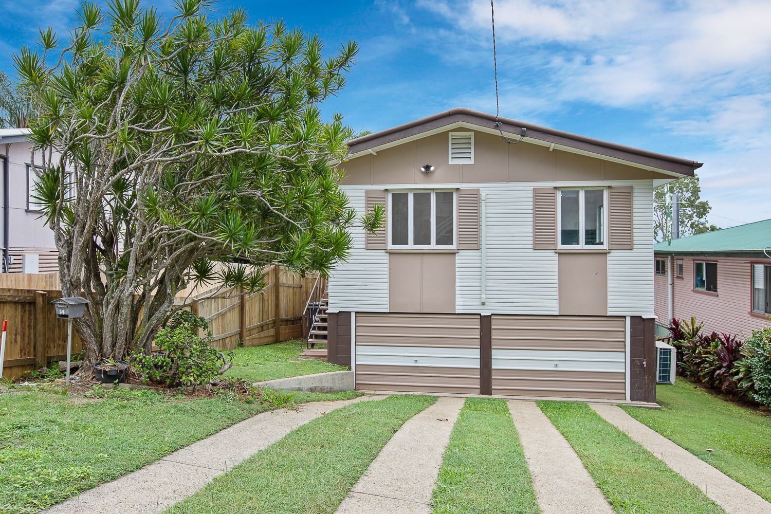 14 Bernays Road, Wynnum West, QLD 4178
