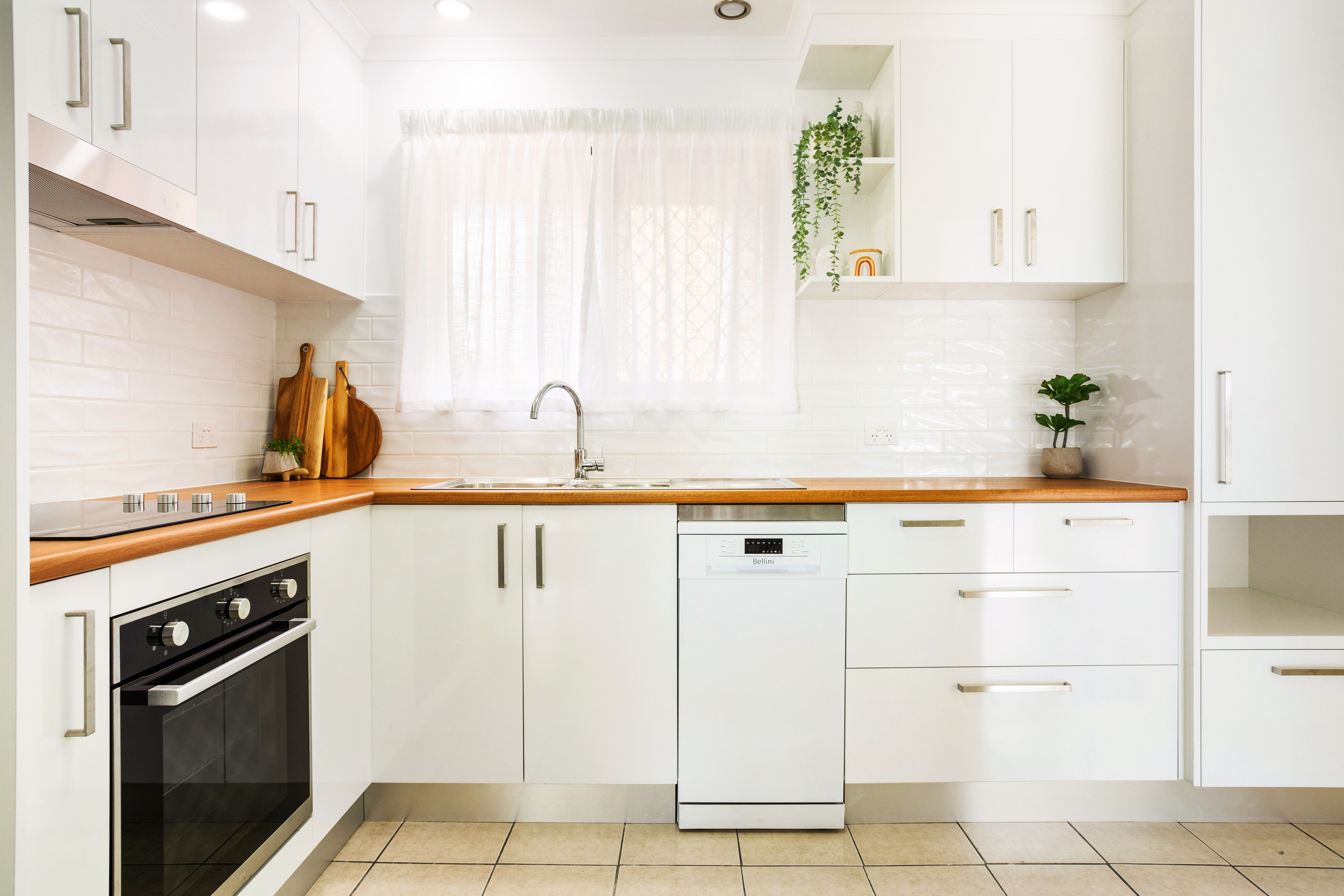 1 & 2/8 Brolga Avenue, Southport, QLD 4215